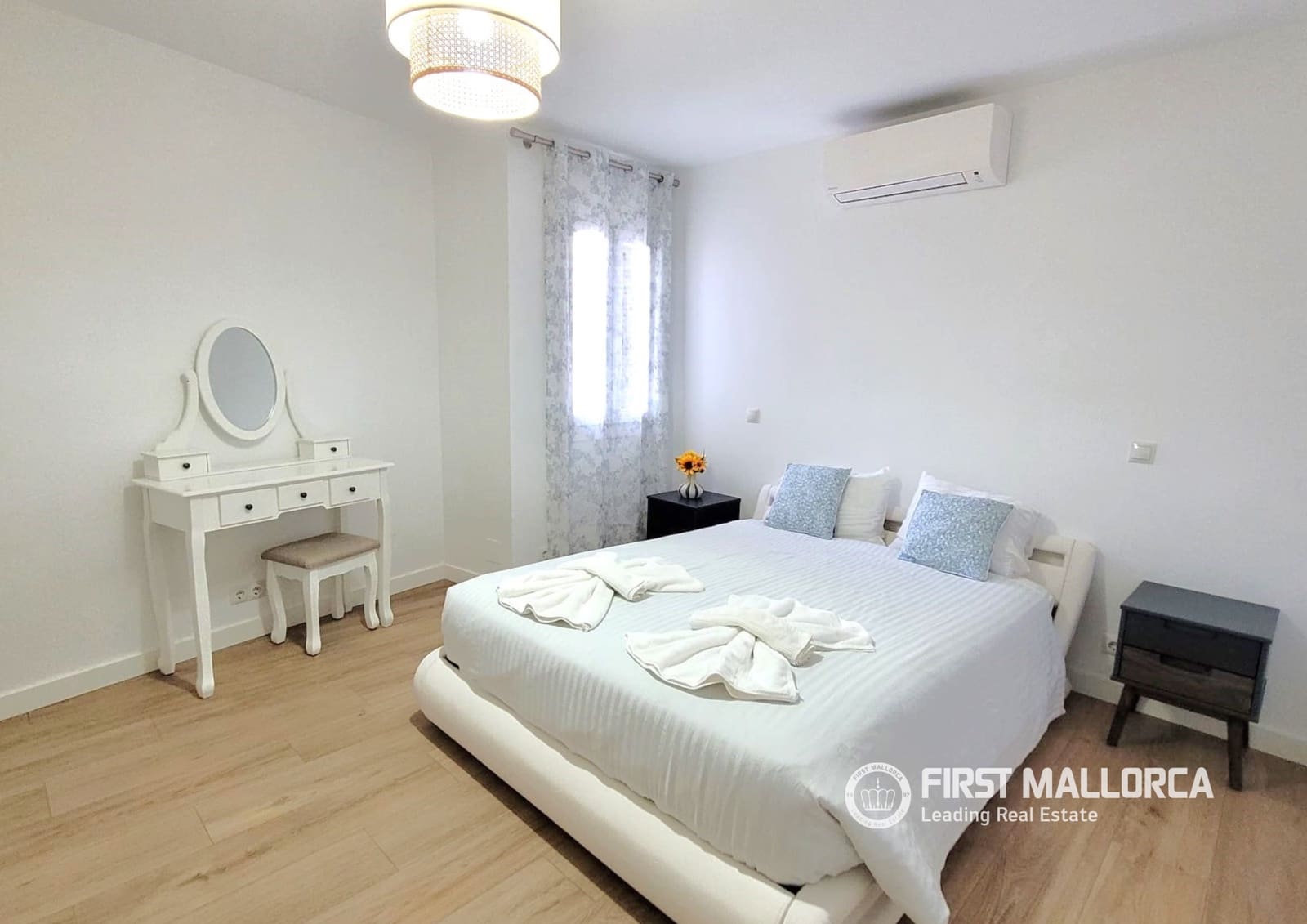 2 makuuhuone Huoneisto vuokrattavana paikassa Cala d'Or mukana uima-altaan 
autotalli - 2 000 € (Ref: 9810792)