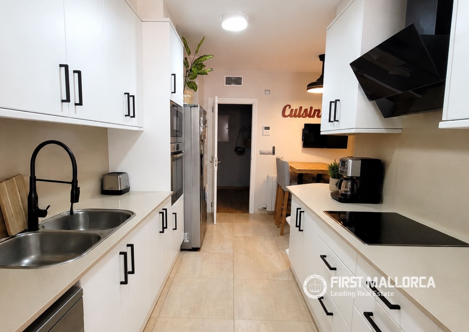 4 Zimmer Apartment zu verkaufen in Palma de Mallorca mit Pool Garage - 1.275.000 € (Ref: 9821651)
