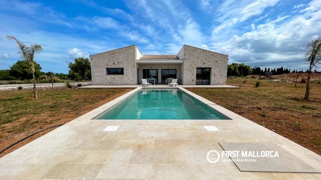 4 bedroom Finca/Country House for rent in Muro with pool garage - € 5,800 (Ref: 9830356)
