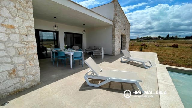 4 bedroom Finca/Country House for rent in Muro with pool garage - € 5,800 (Ref: 9830356)