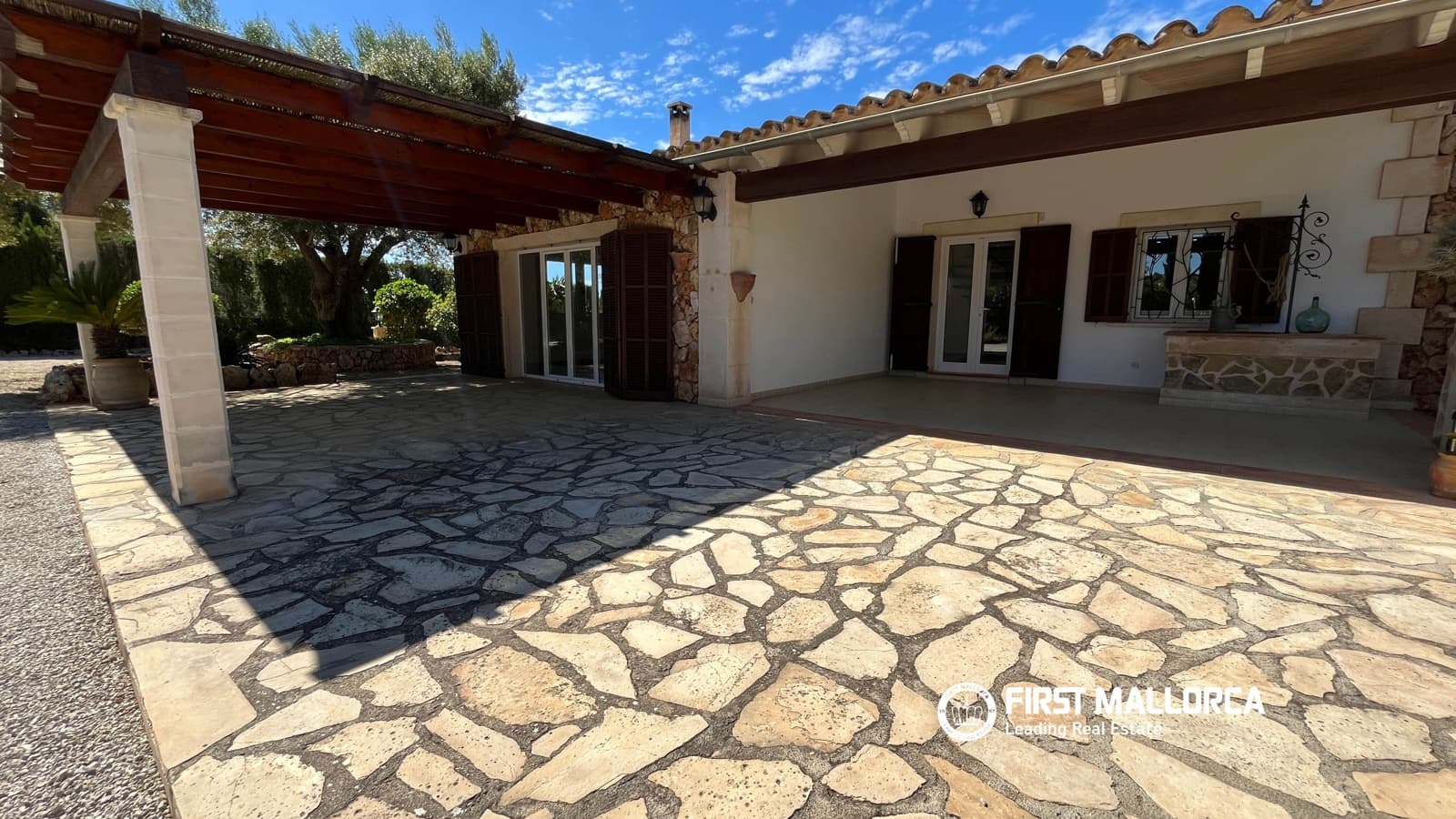 3 bedroom Finca/Country House for rent in Lloret de Vista Alegre with pool garage - € 3,100 (Ref: 9833060)