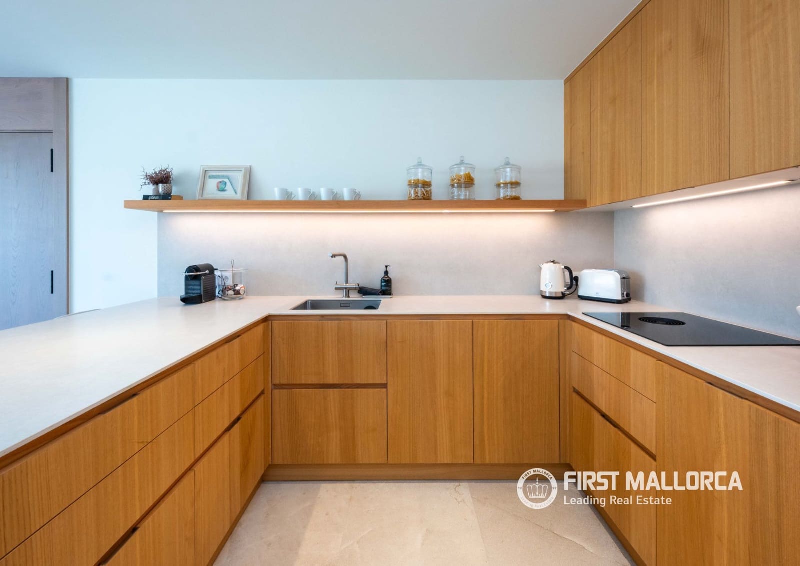 3 bedroom Penthouse for sale in Puerto de Andratx with garage - € 2,750,000 (Ref: 9833062)