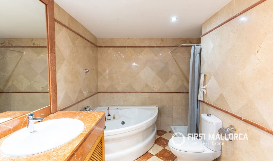 3 bedroom Penthouse for sale in Son Caliu with garage - € 699,000 (Ref: 9833063)