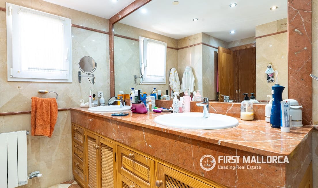 3 bedroom Penthouse for sale in Son Caliu with garage - € 699,000 (Ref: 9833063)