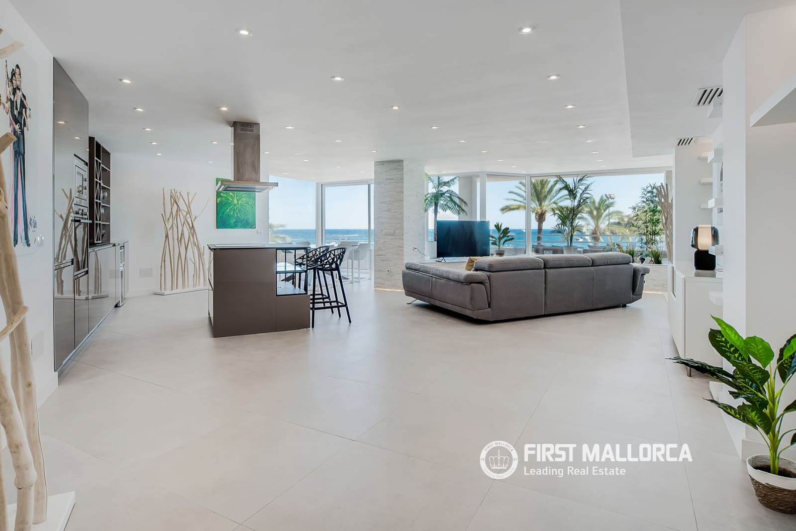 2 bedroom Apartment for sale in Magalluf with garage - € 1,550,000 (Ref: 9833064)
