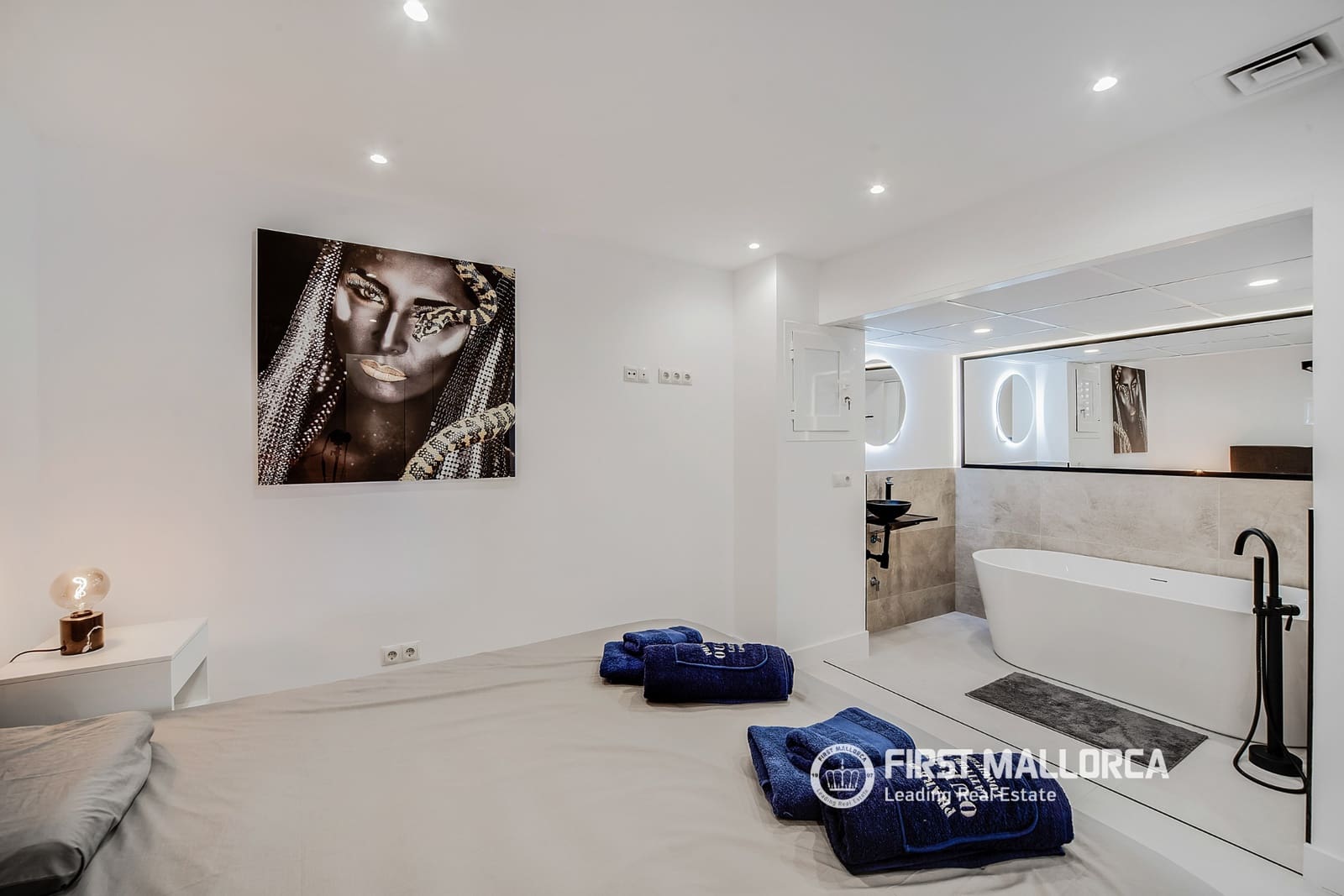 2 bedroom Apartment for sale in Magalluf with garage - € 1,550,000 (Ref: 9833064)