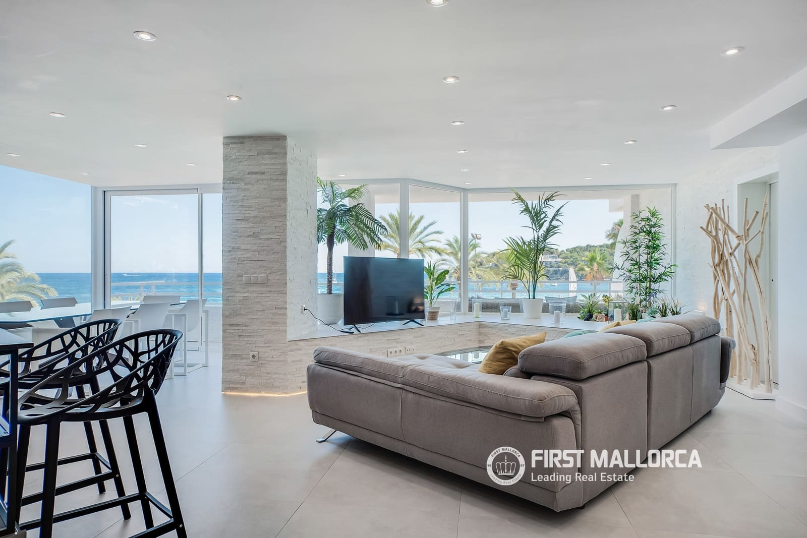2 bedroom Apartment for sale in Magalluf with garage - € 1,550,000 (Ref: 9833064)