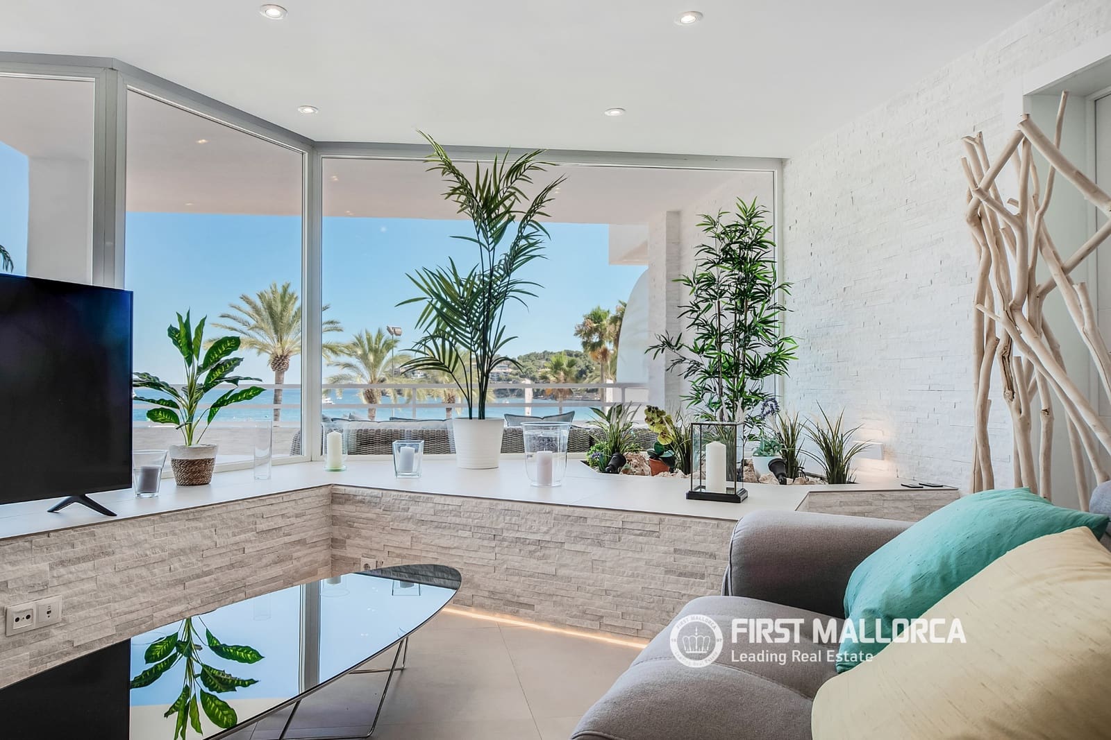 2 bedroom Apartment for sale in Magalluf with garage - € 1,550,000 (Ref: 9833064)