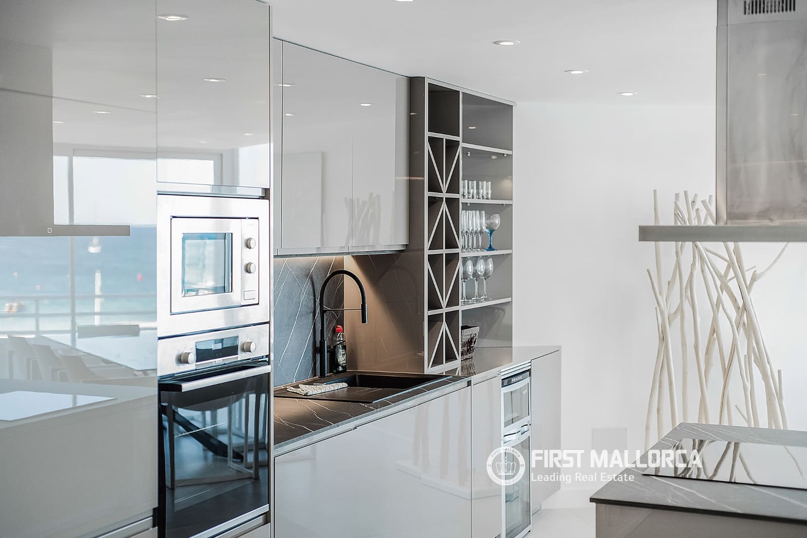 2 bedroom Apartment for sale in Magalluf with garage - € 1,550,000 (Ref: 9833064)