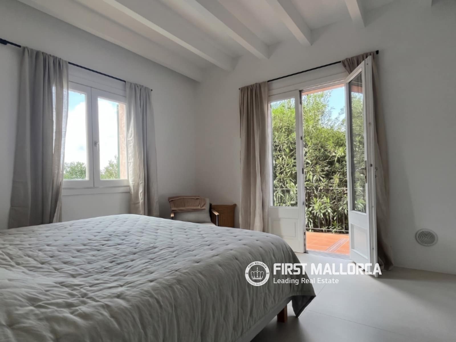 5 bedroom Villa for rent in Son Servera with pool garage - € 4,000 (Ref: 9834797)