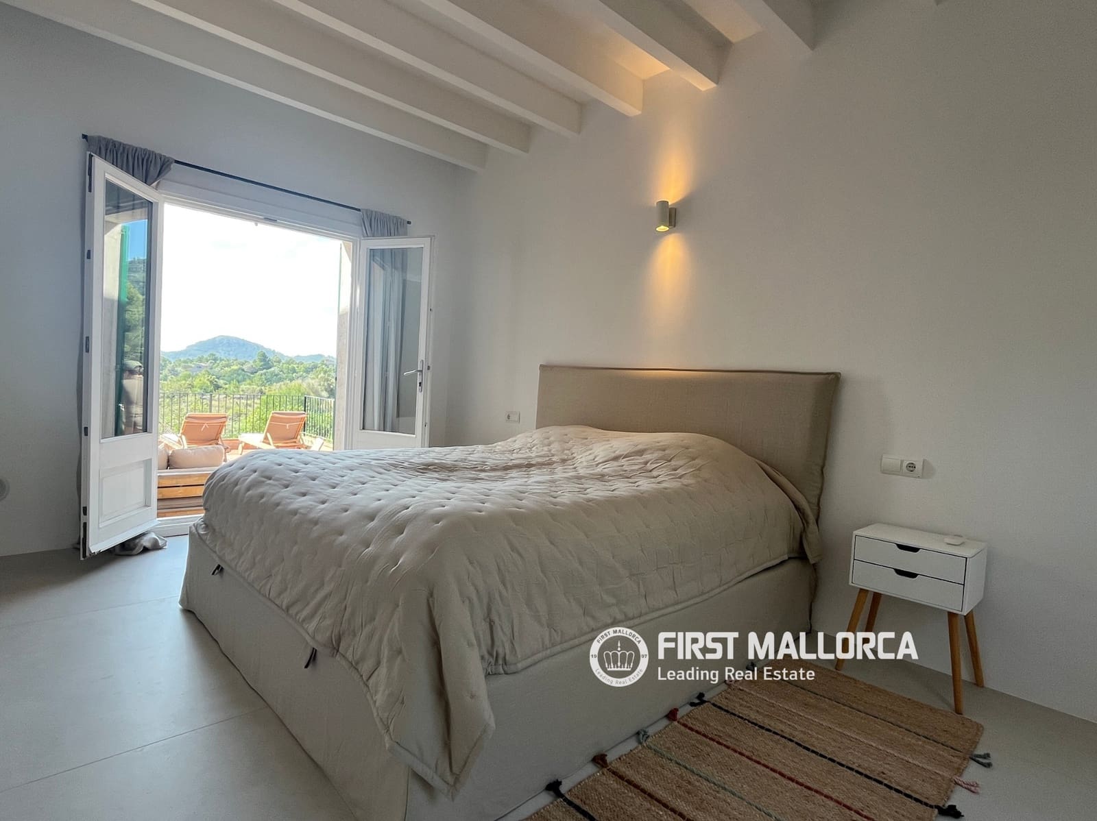5 bedroom Villa for rent in Son Servera with pool garage - € 4,000 (Ref: 9834797)