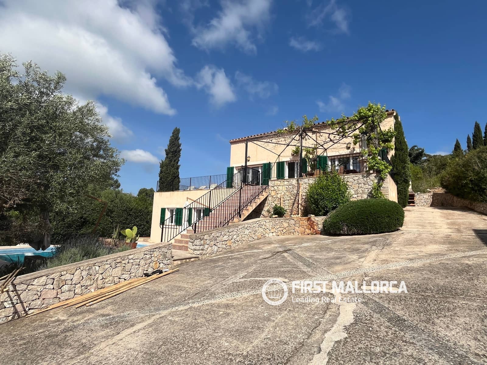 5 bedroom Villa for rent in Son Servera with pool garage - € 4,000 (Ref: 9834797)