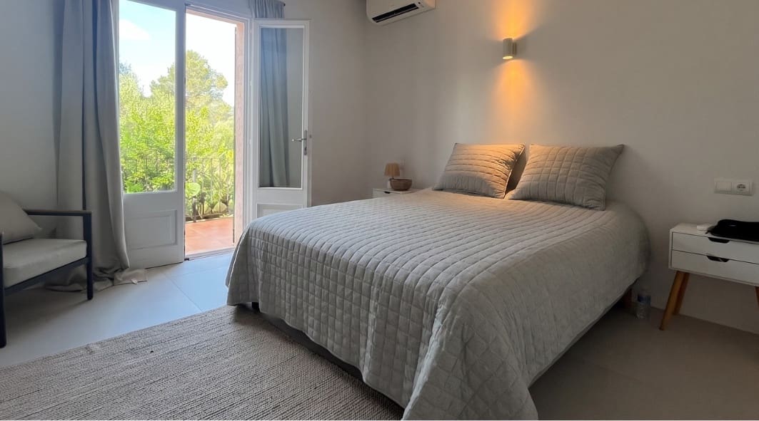 5 bedroom Villa for rent in Son Servera with pool garage - € 4,000 (Ref: 9834797)