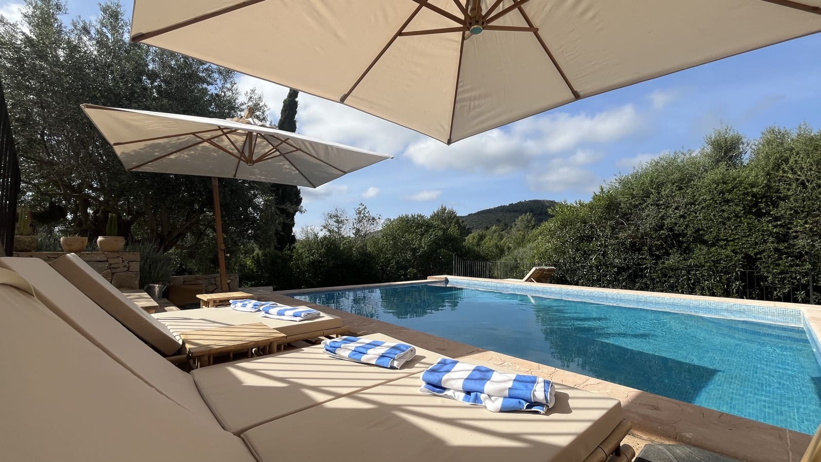 5 bedroom Villa for rent in Son Servera with pool garage - € 4,000 (Ref: 9834797)