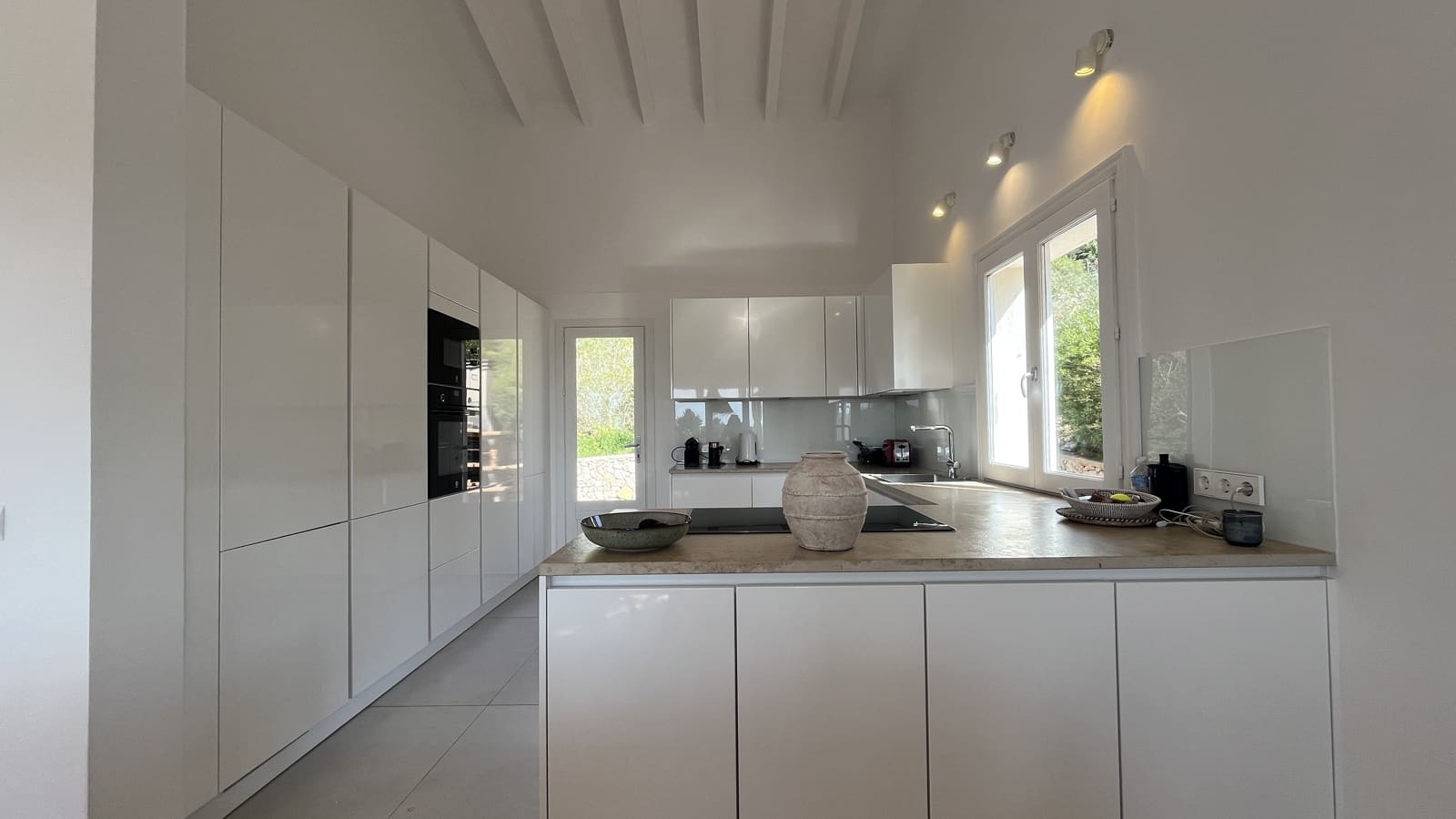 5 bedroom Villa for rent in Son Servera with pool garage - € 4,000 (Ref: 9834797)