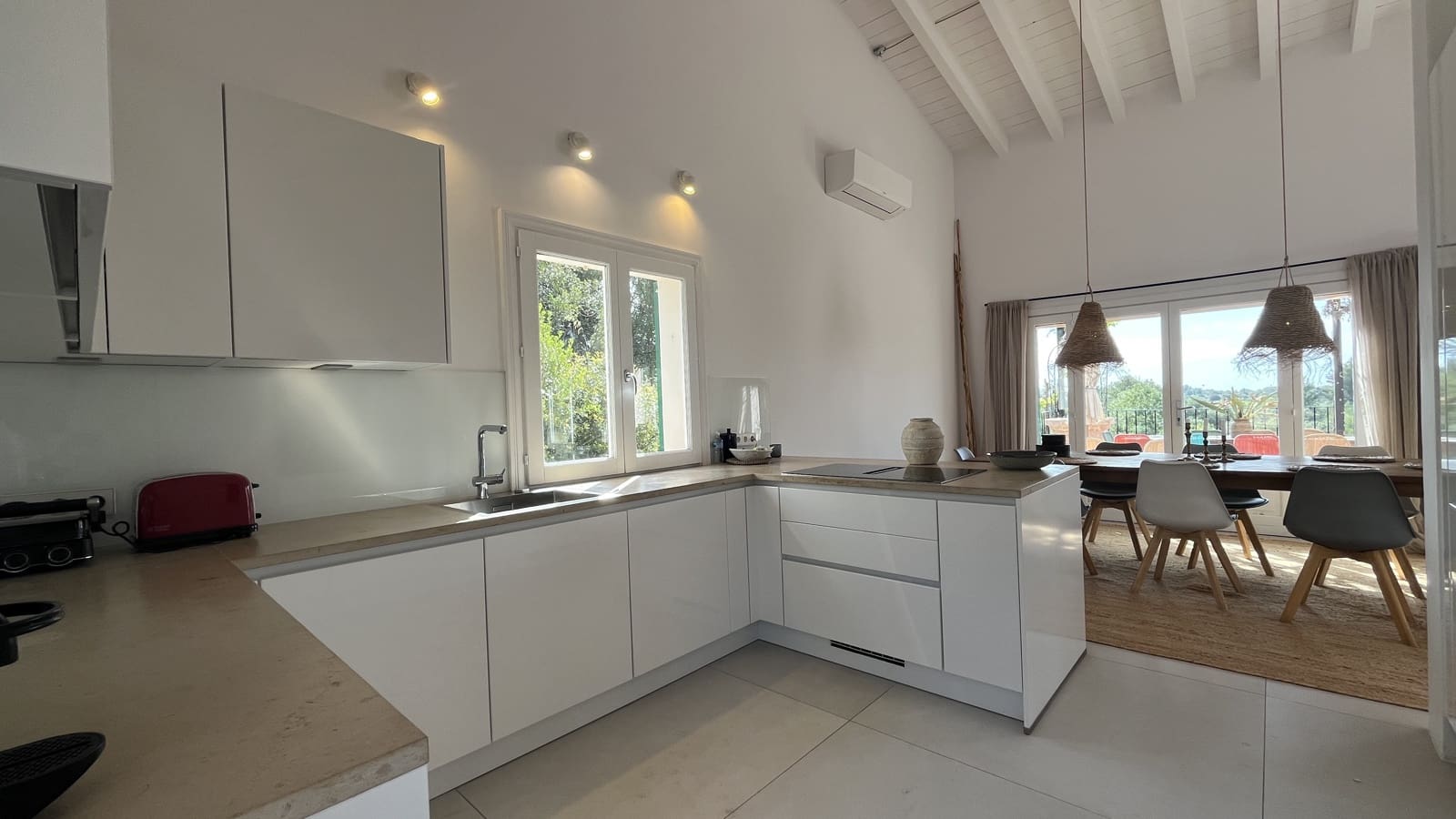 5 bedroom Villa for rent in Son Servera with pool garage - € 4,000 (Ref: 9834797)