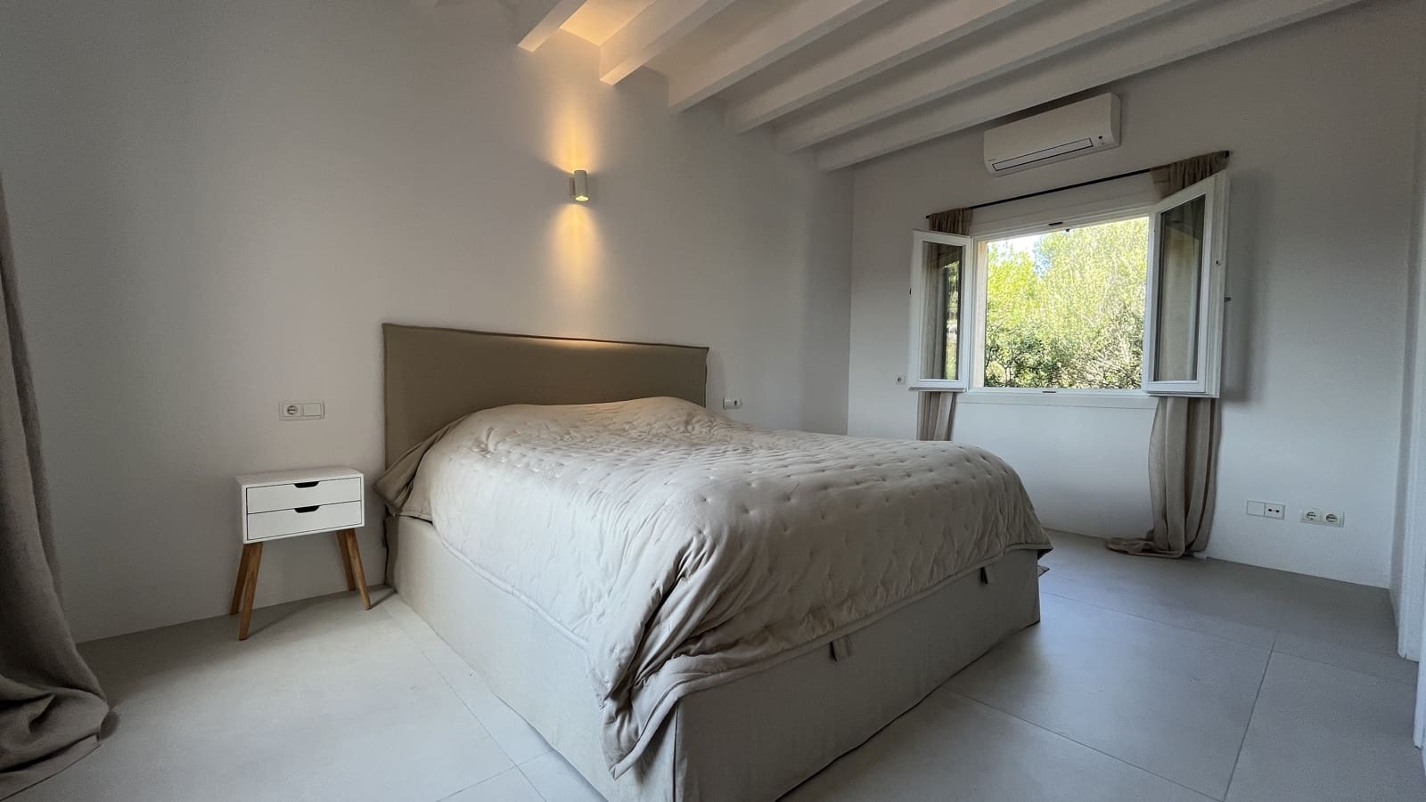 5 bedroom Villa for rent in Son Servera with pool garage - € 4,000 (Ref: 9834797)