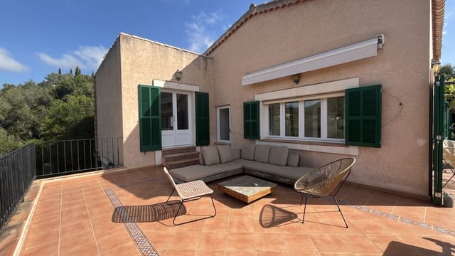 5 quarto Moradia para arrendar em Son Servera com piscina garagem - 4 000 € (Ref: 9834797)
