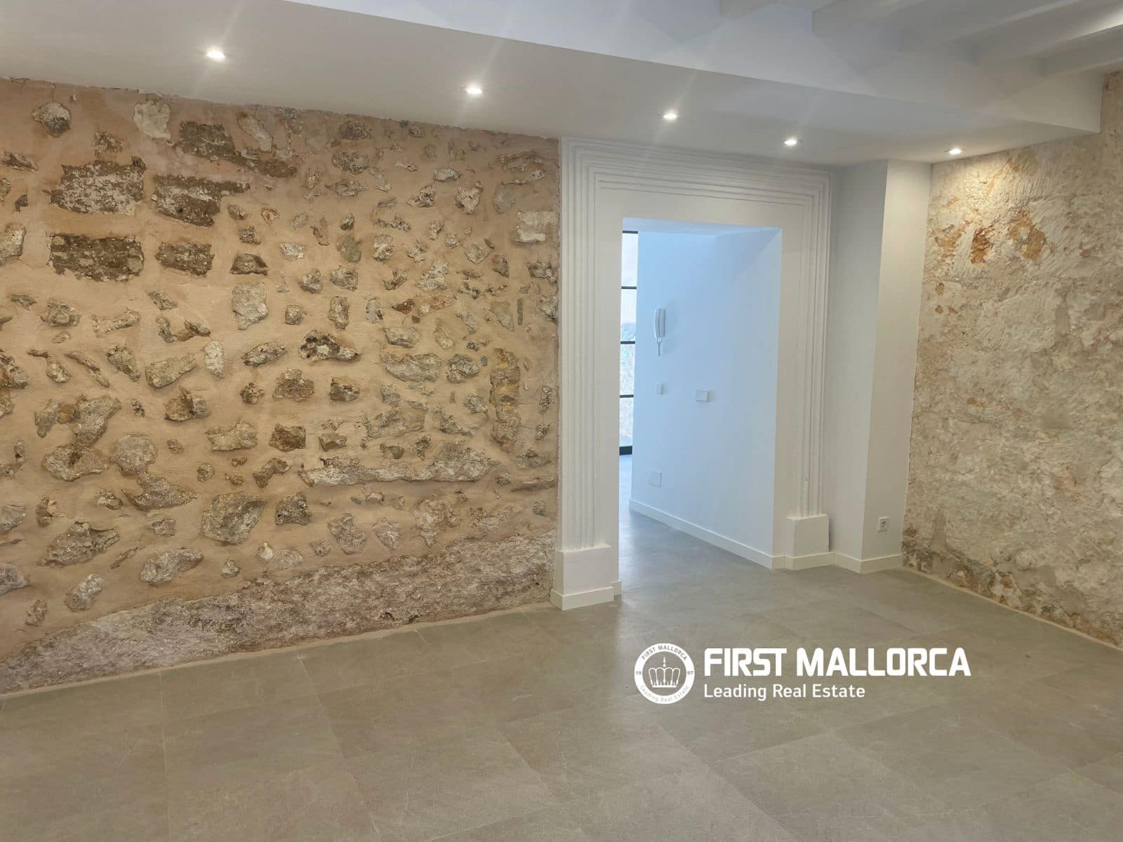 3 bedroom Villa for rent in Sineu with pool - € 2,400 (Ref: 9838627)
