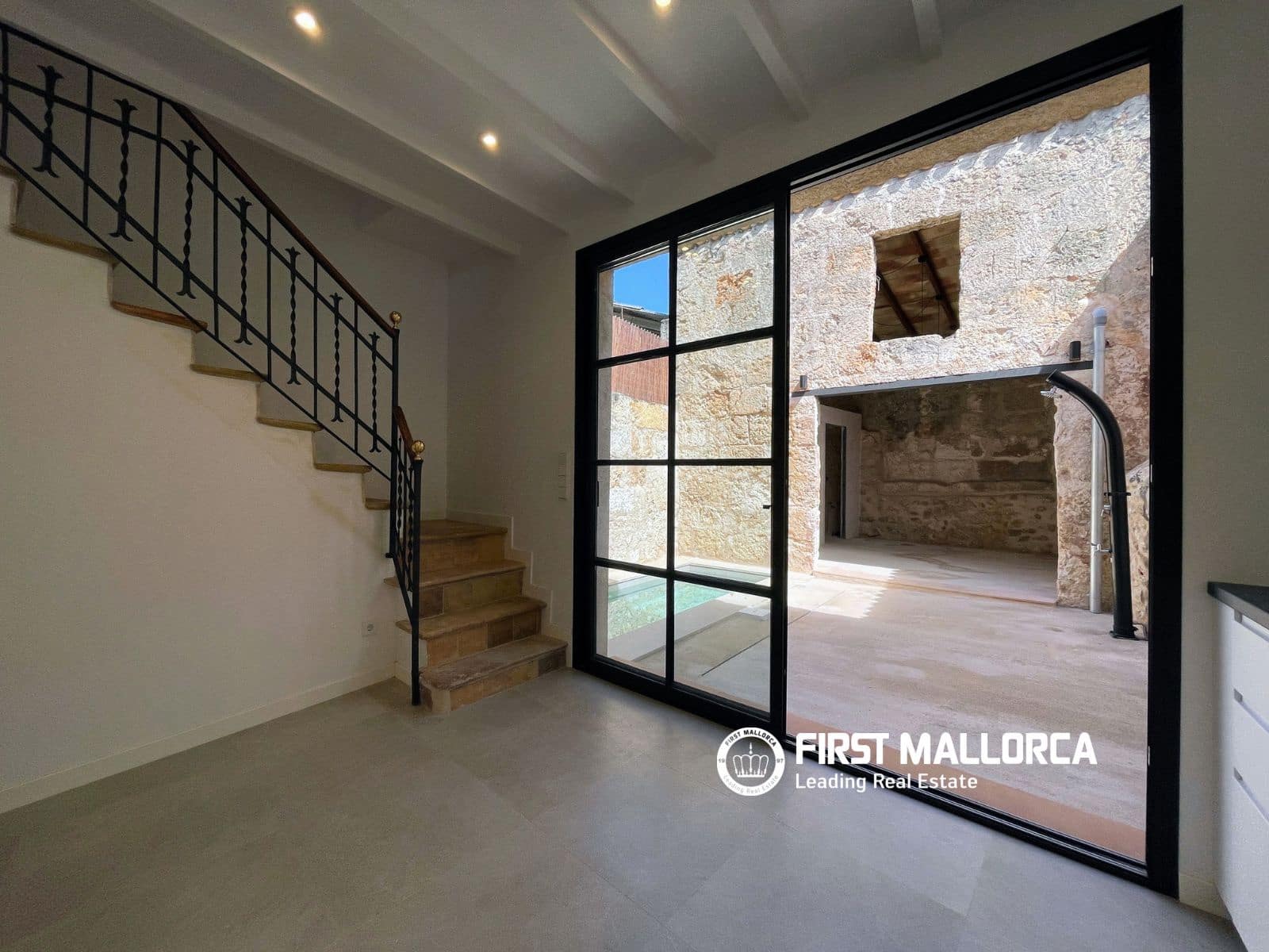 3 bedroom Villa for rent in Sineu with pool - € 2,400 (Ref: 9838627)