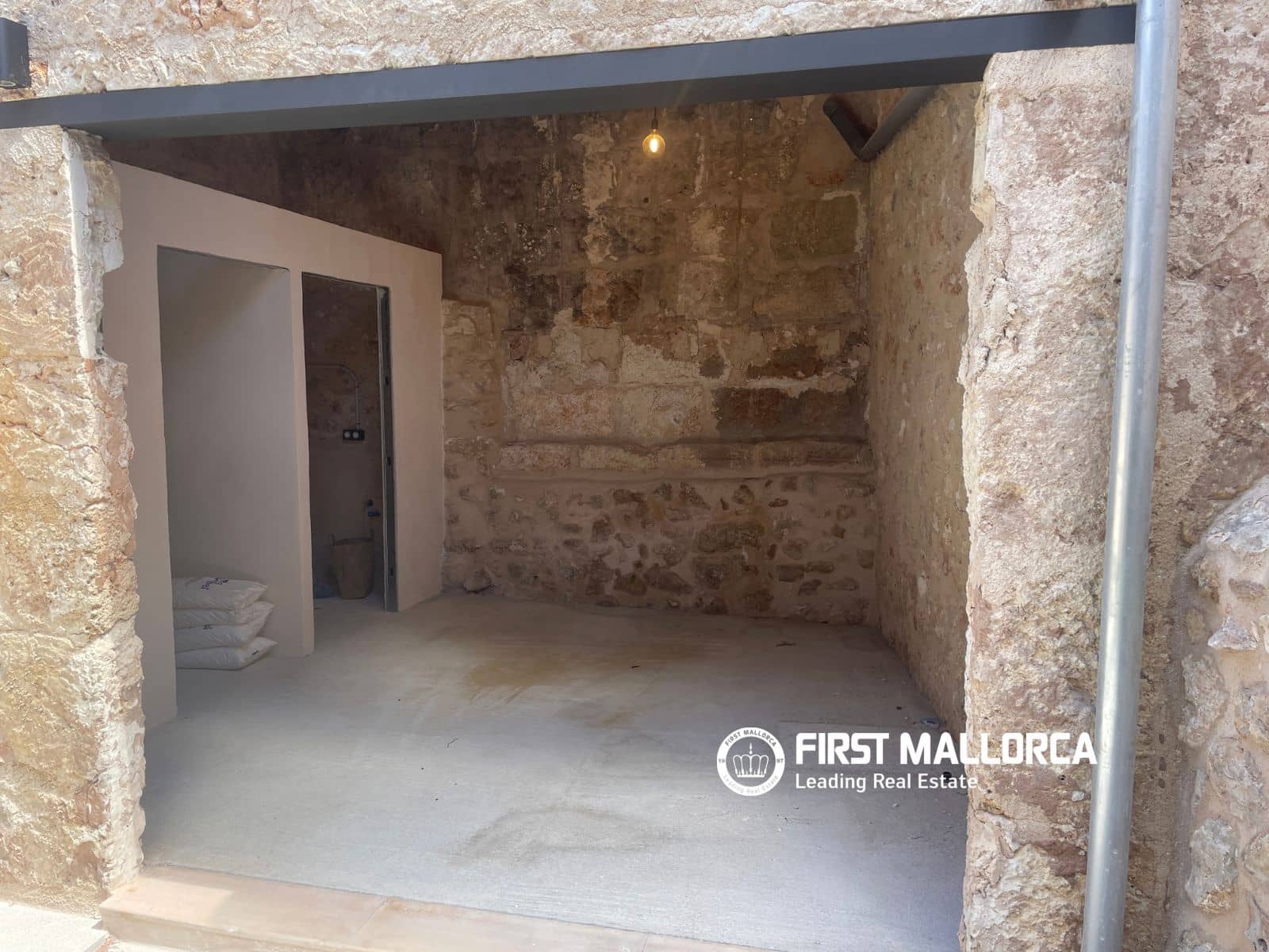 3 bedroom Villa for rent in Sineu with pool - € 2,400 (Ref: 9838627)