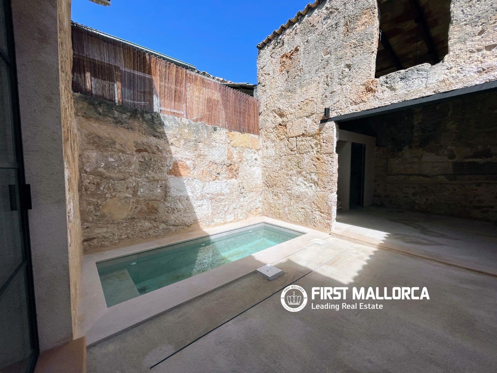 3 bedroom Villa for rent in Sineu with pool - € 2,400 (Ref: 9838627)