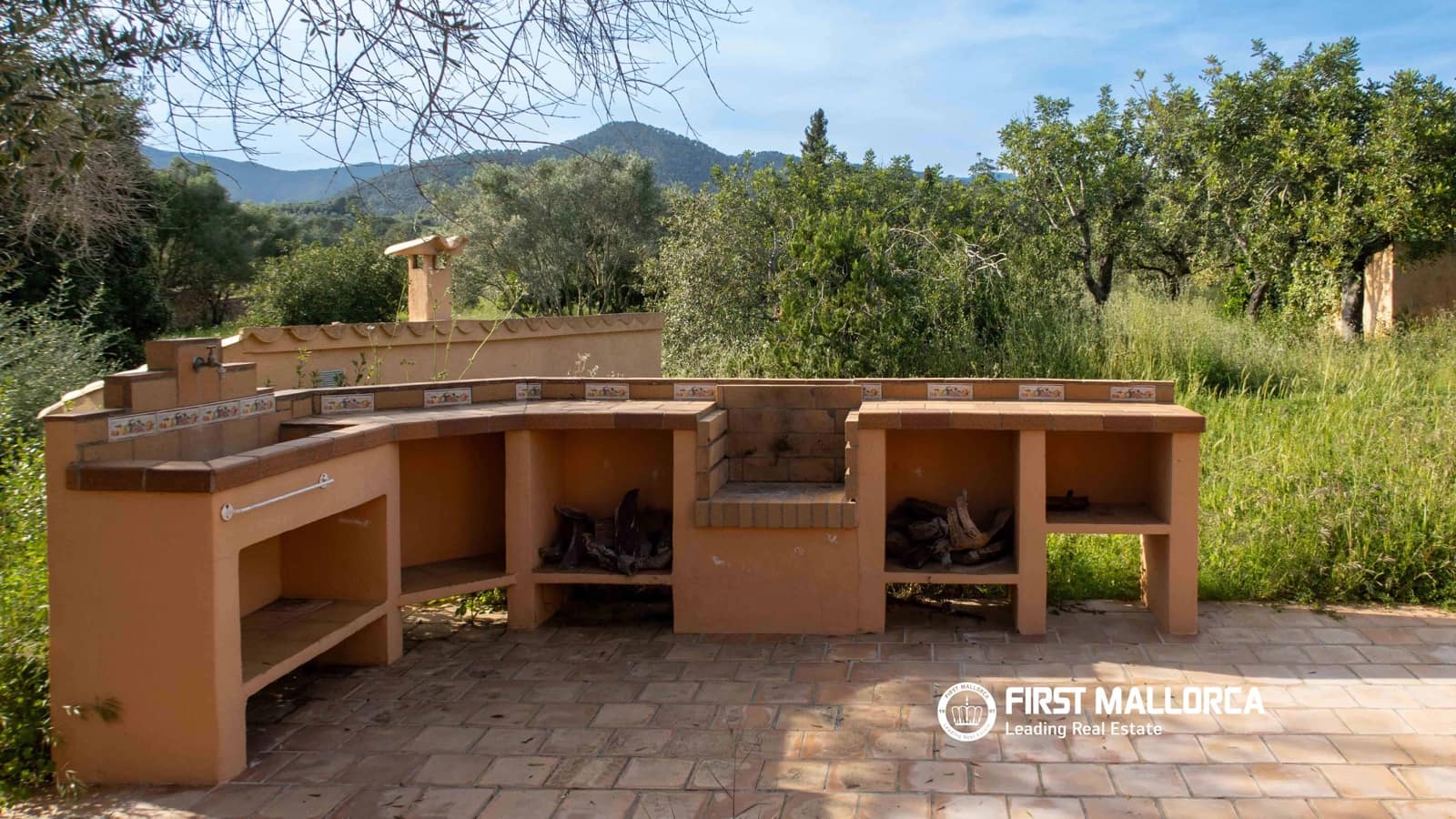 3 bedroom Finca/Country House for sale in Santa Maria del Cami with garage - € 1,950,000 (Ref: 9841918)