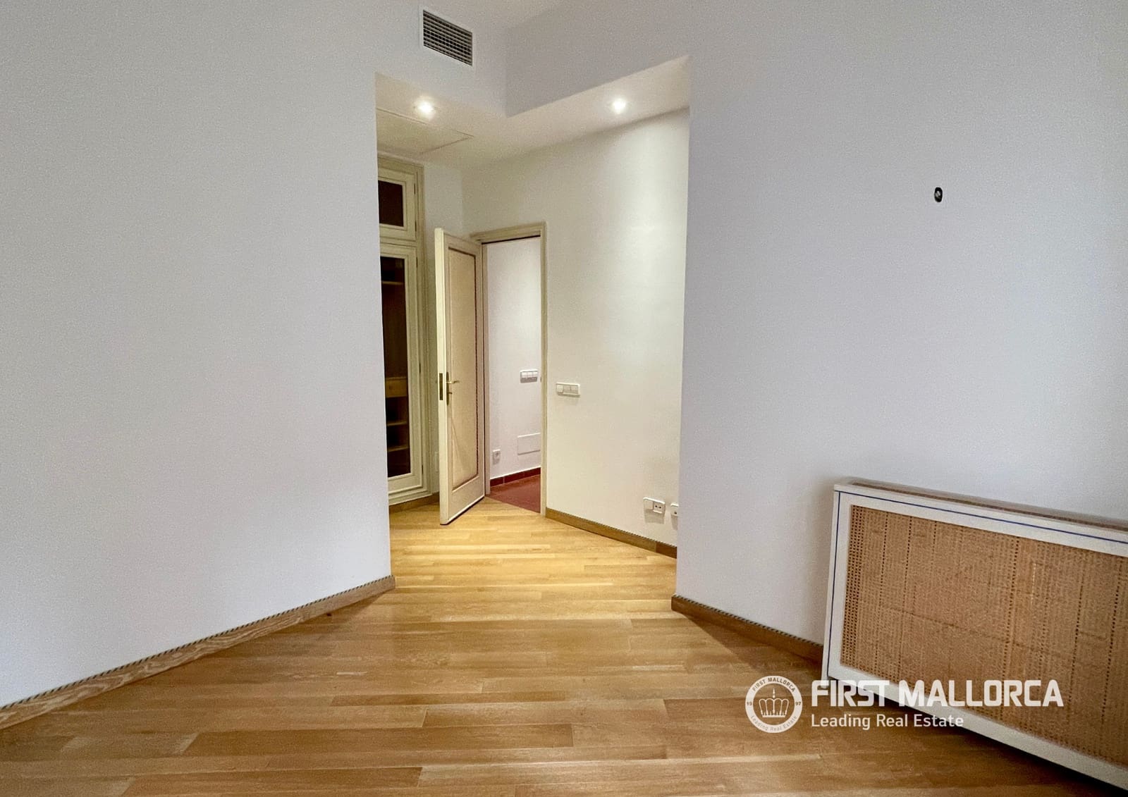 4 sovrum Lägenhet till salu i Palma de Mallorca med garage - 1 800 000 € (Ref: 9848277)