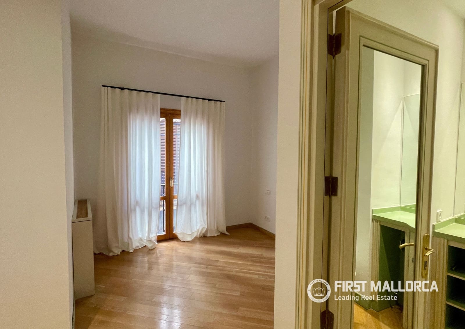 4 sovrum Lägenhet till salu i Palma de Mallorca med garage - 1 800 000 € (Ref: 9848277)