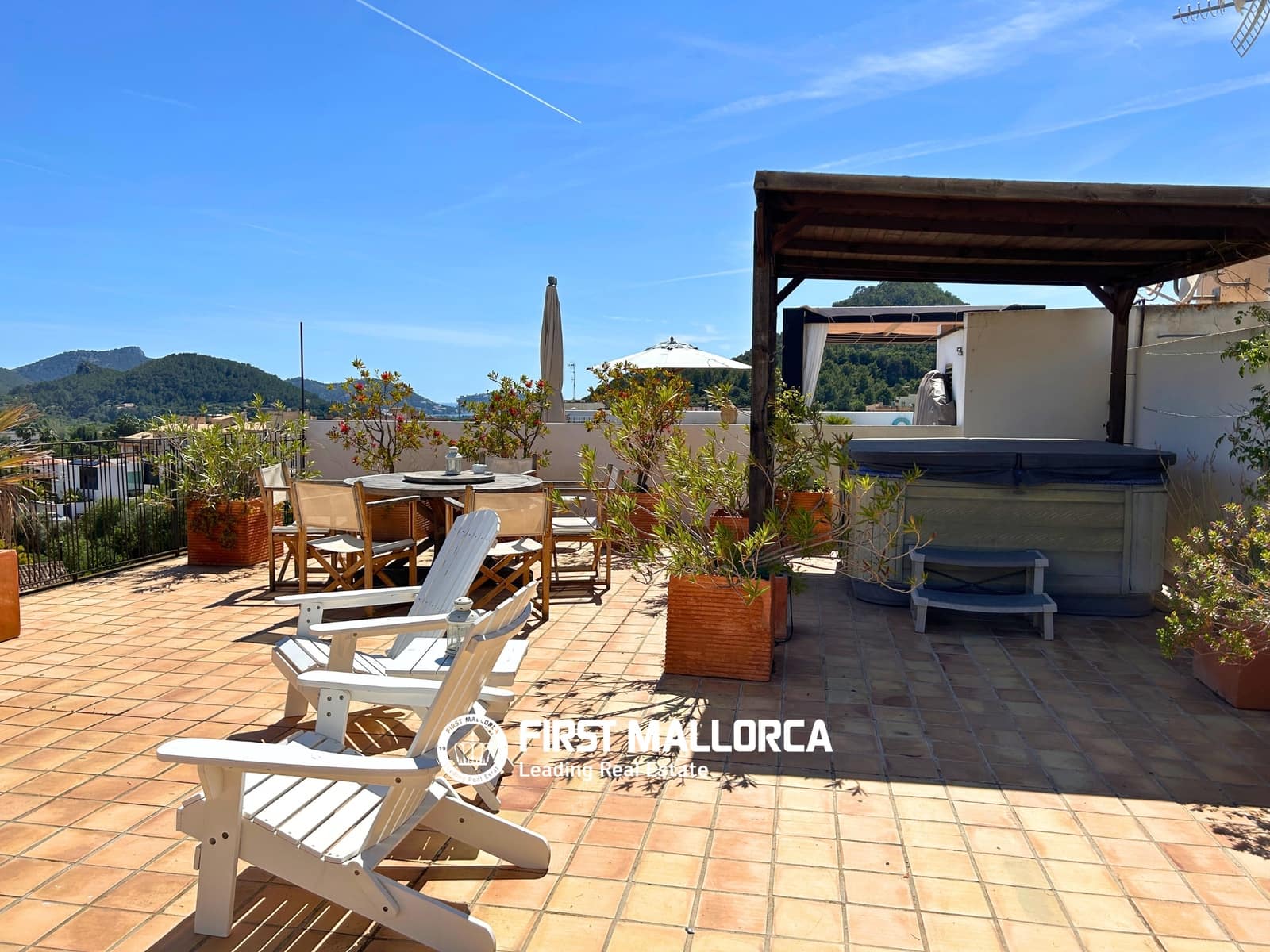 3 bedroom Penthouse for rent in Andratx with garage - € 6,000 (Ref: 9858858)