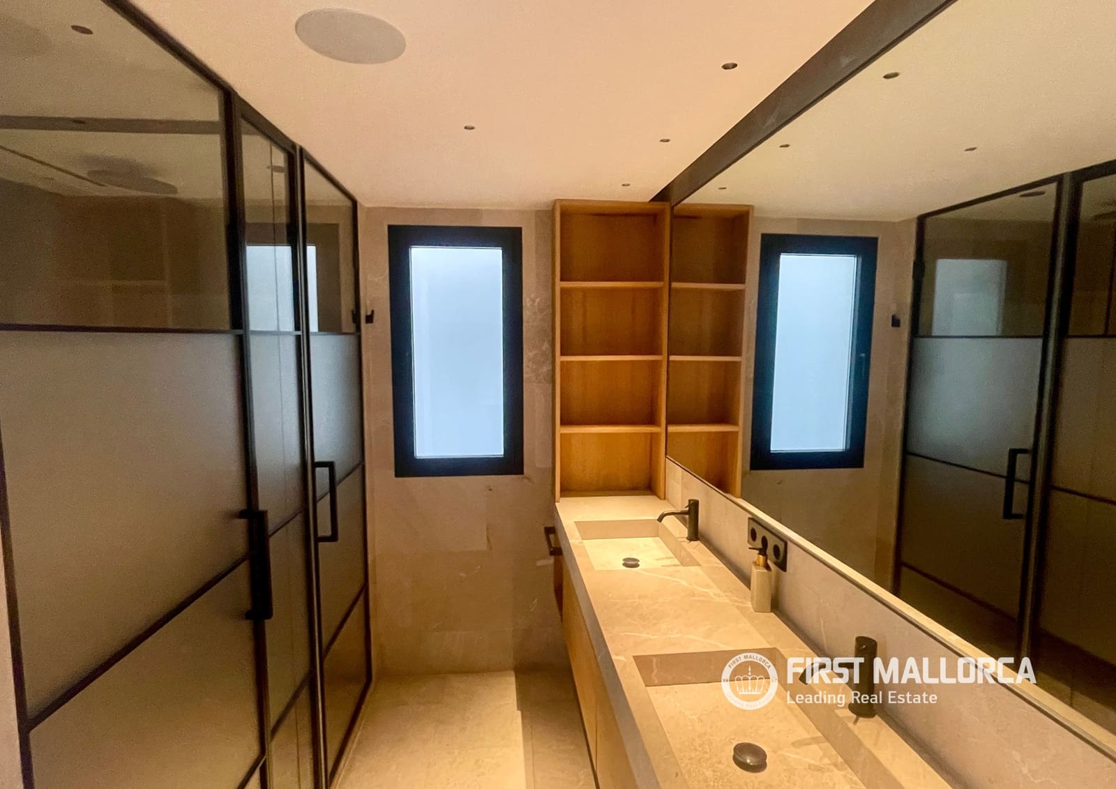 4 soverom Leilighet til leie i Palma de Mallorca med garasje - € 5 000 (Ref: 9872658)