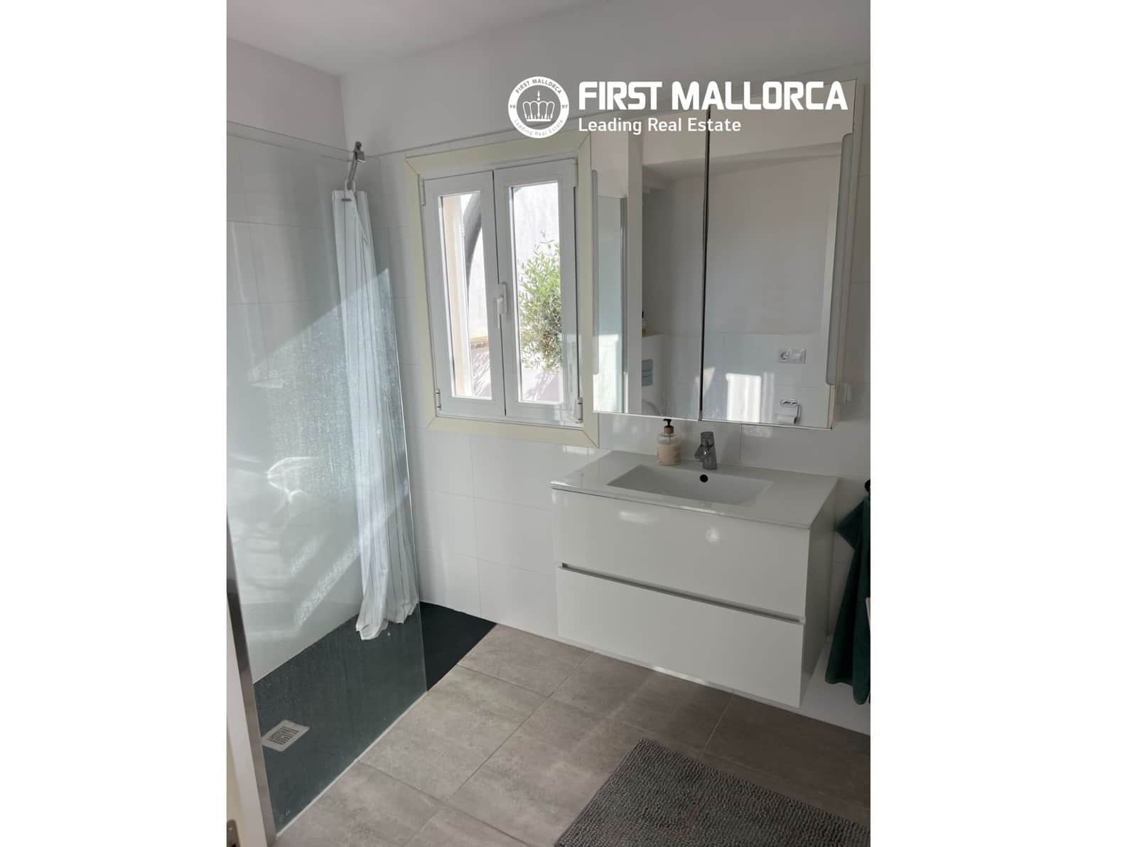 2 bedroom Penthouse for rent in Palma de Mallorca - € 2,500 (Ref: 9872662)