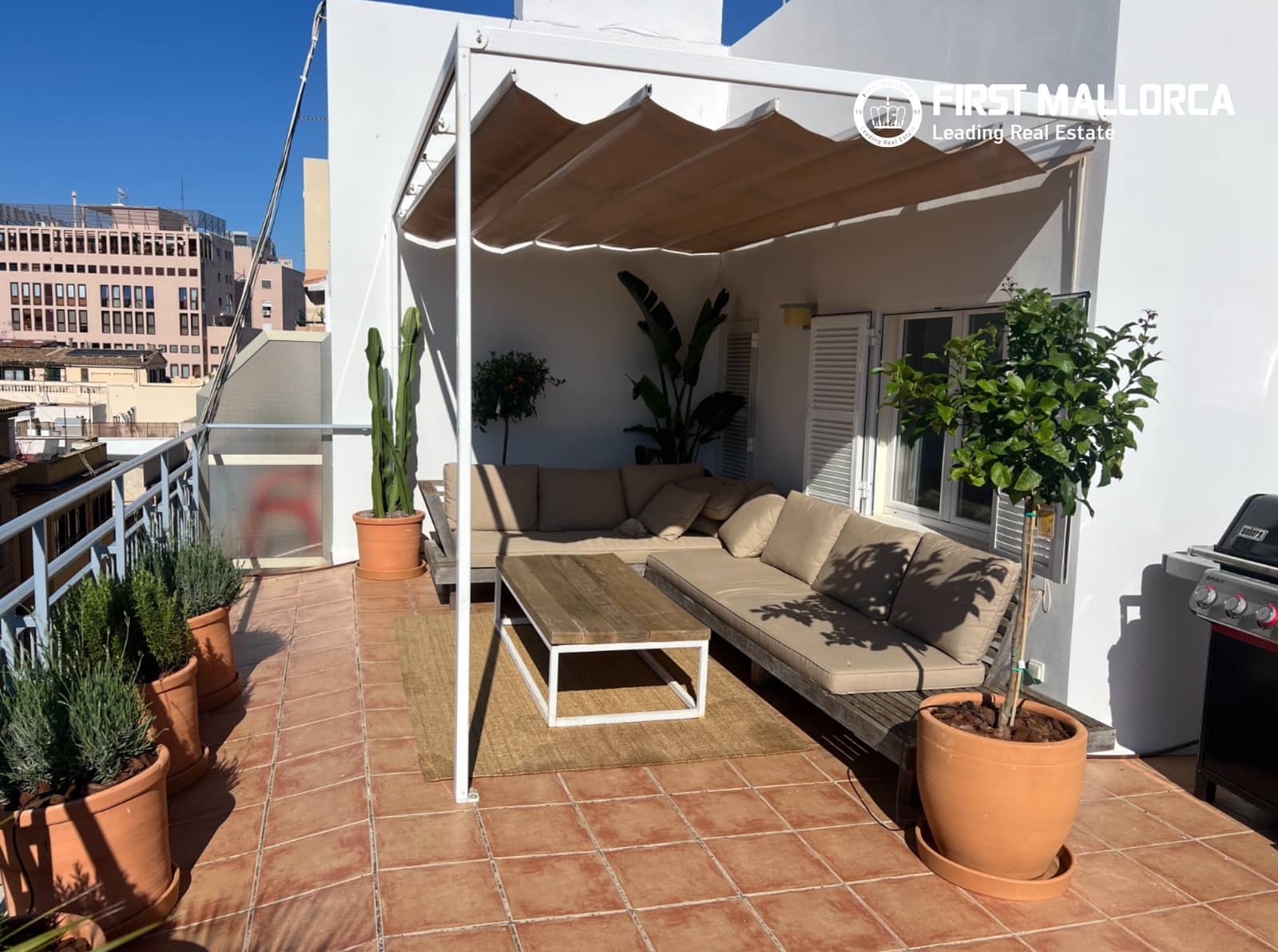 2 bedroom Penthouse for rent in Palma de Mallorca - € 2,500 (Ref: 9872662)