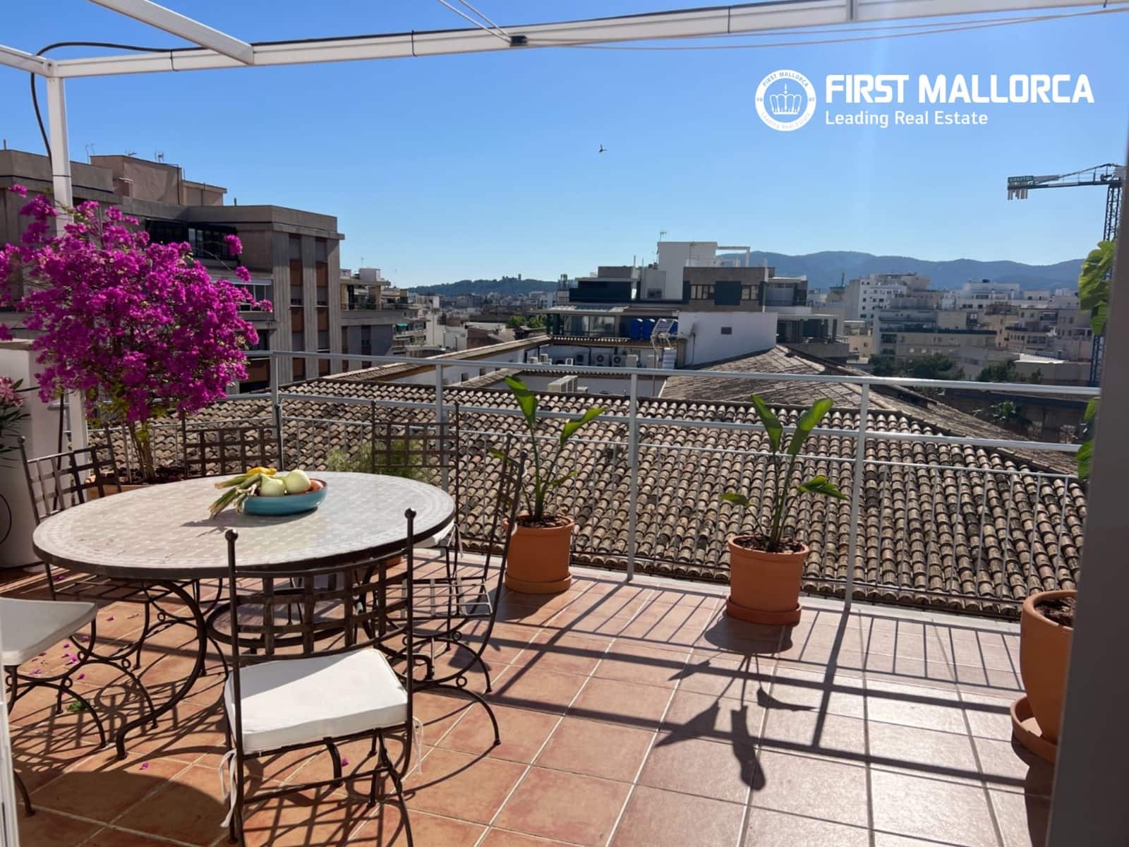 2 bedroom Penthouse for rent in Palma de Mallorca - € 2,000 (Ref: 9872662)