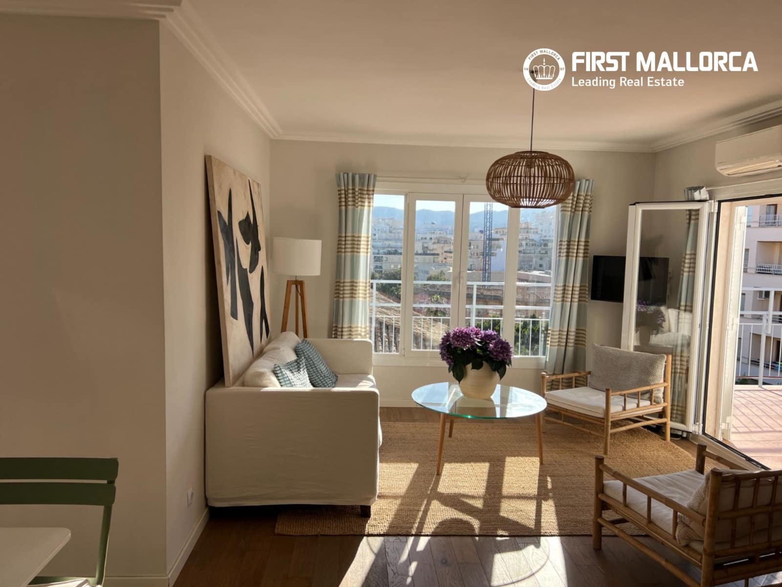 2 bedroom Penthouse for rent in Palma de Mallorca - € 2,000 (Ref: 9872662)