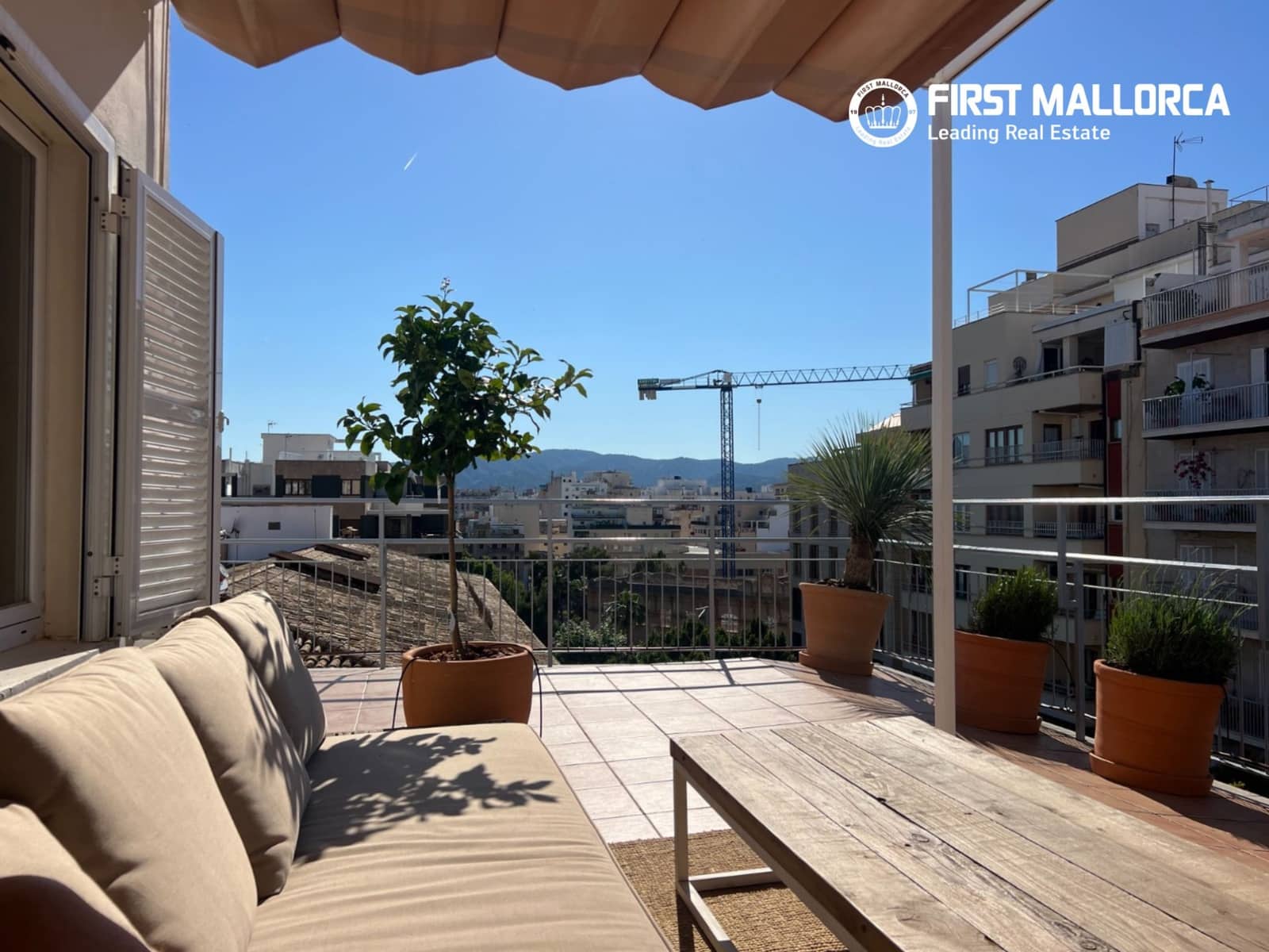 2 bedroom Penthouse for rent in Palma de Mallorca - € 2,000 (Ref: 9872662)