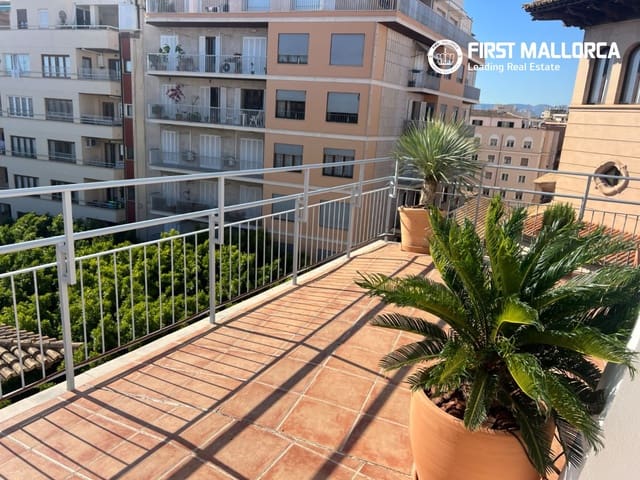 2 soverom Penthouse til leie i Plaça dels Patins, Palma de Mallorca - € 2 000 (Ref: 9872662)