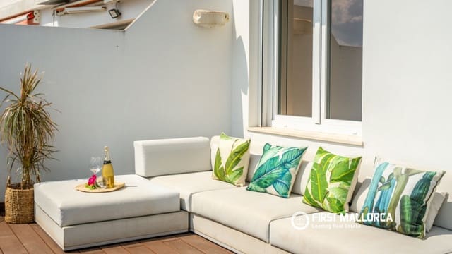 2 bedroom Apartment for rent in Puerto de Alcudia, Alcúdia with garage - € 6,000 (Ref: 9872663)