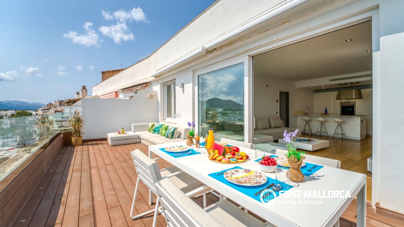 2 bedroom Apartment for rent in Puerto de Alcudia with garage - € 6,000 (Ref: 9872663)