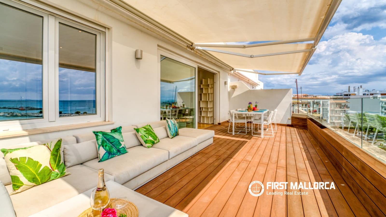 2 bedroom Apartment for rent in Puerto de Alcudia with garage - € 6,000 (Ref: 9872663)