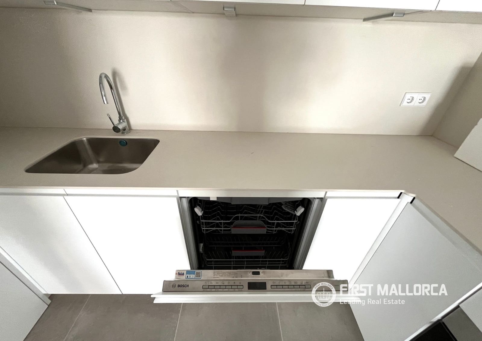 2 soverom Leilighet til leie i Palma de Mallorca - € 2 000 (Ref: 9872665)
