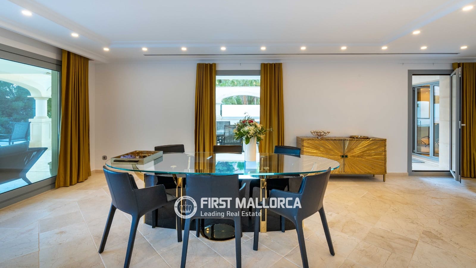 7 soverom Villa til salgs i Costa de la Calma med svømmebasseng garasje - € 6 950 000 (Ref: 9872667)