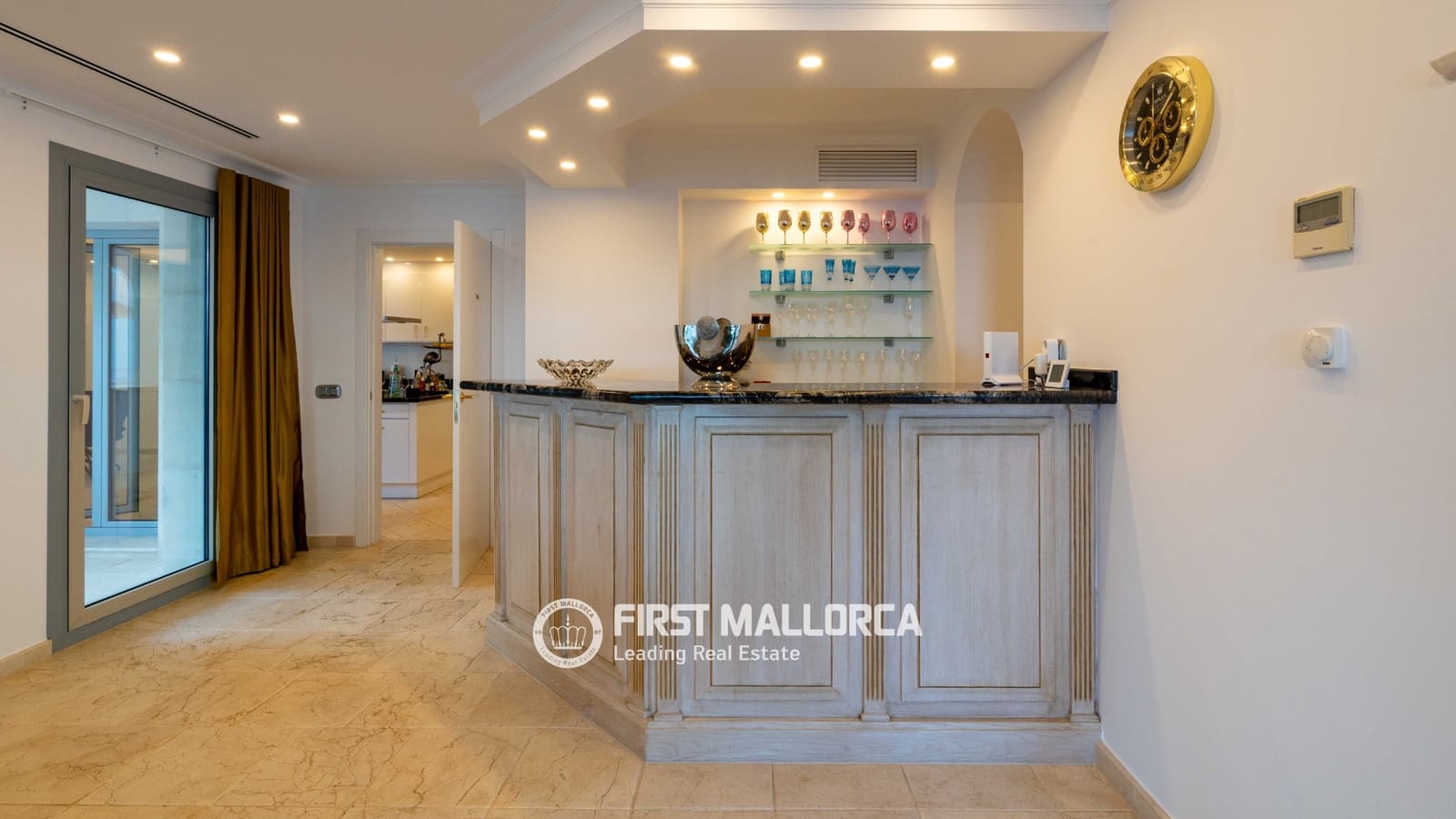 7 soverom Villa til salgs i Costa de la Calma med svømmebasseng garasje - € 6 950 000 (Ref: 9872667)