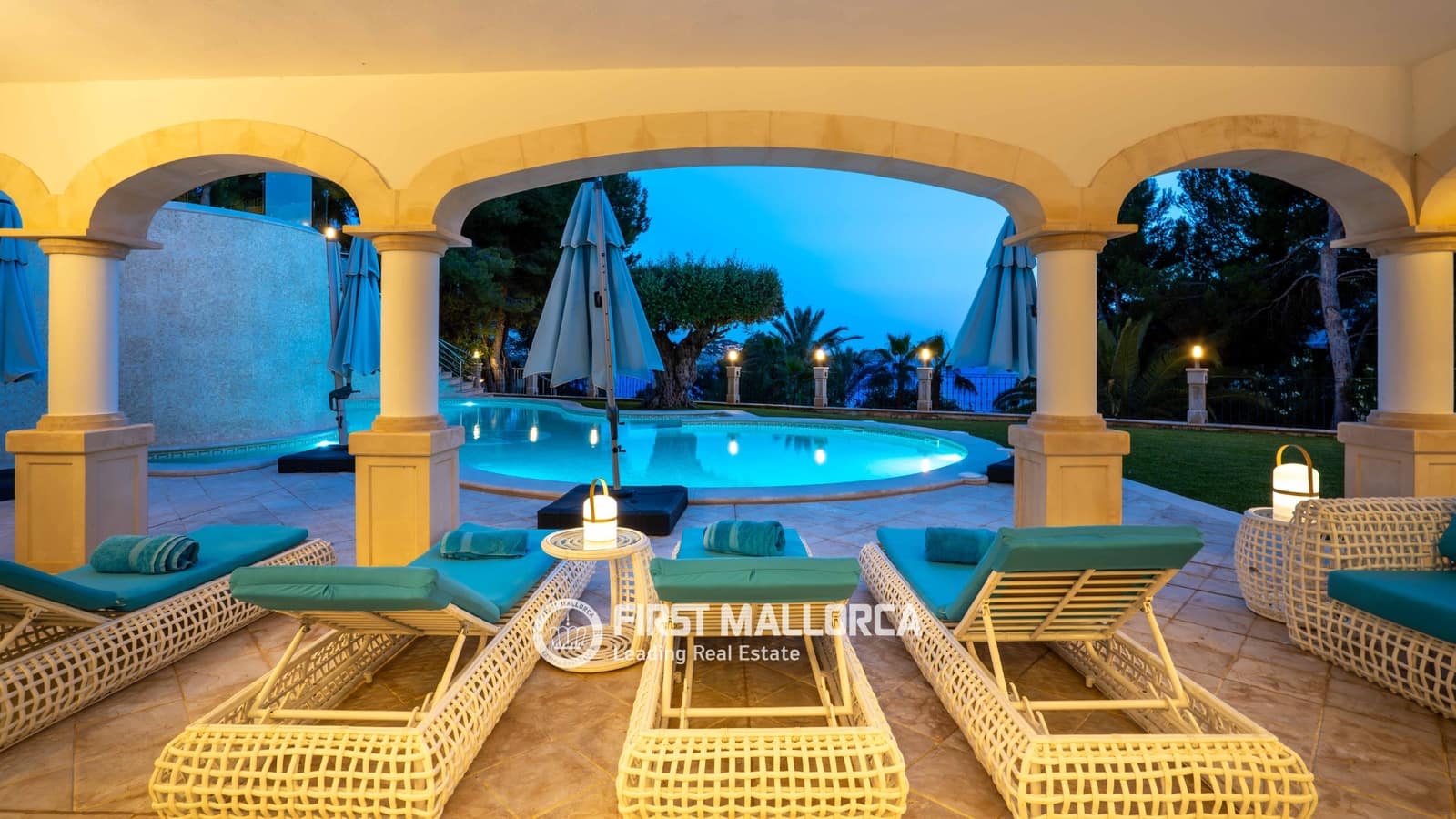 7 soverom Villa til salgs i Costa de la Calma med svømmebasseng garasje - € 6 950 000 (Ref: 9872667)