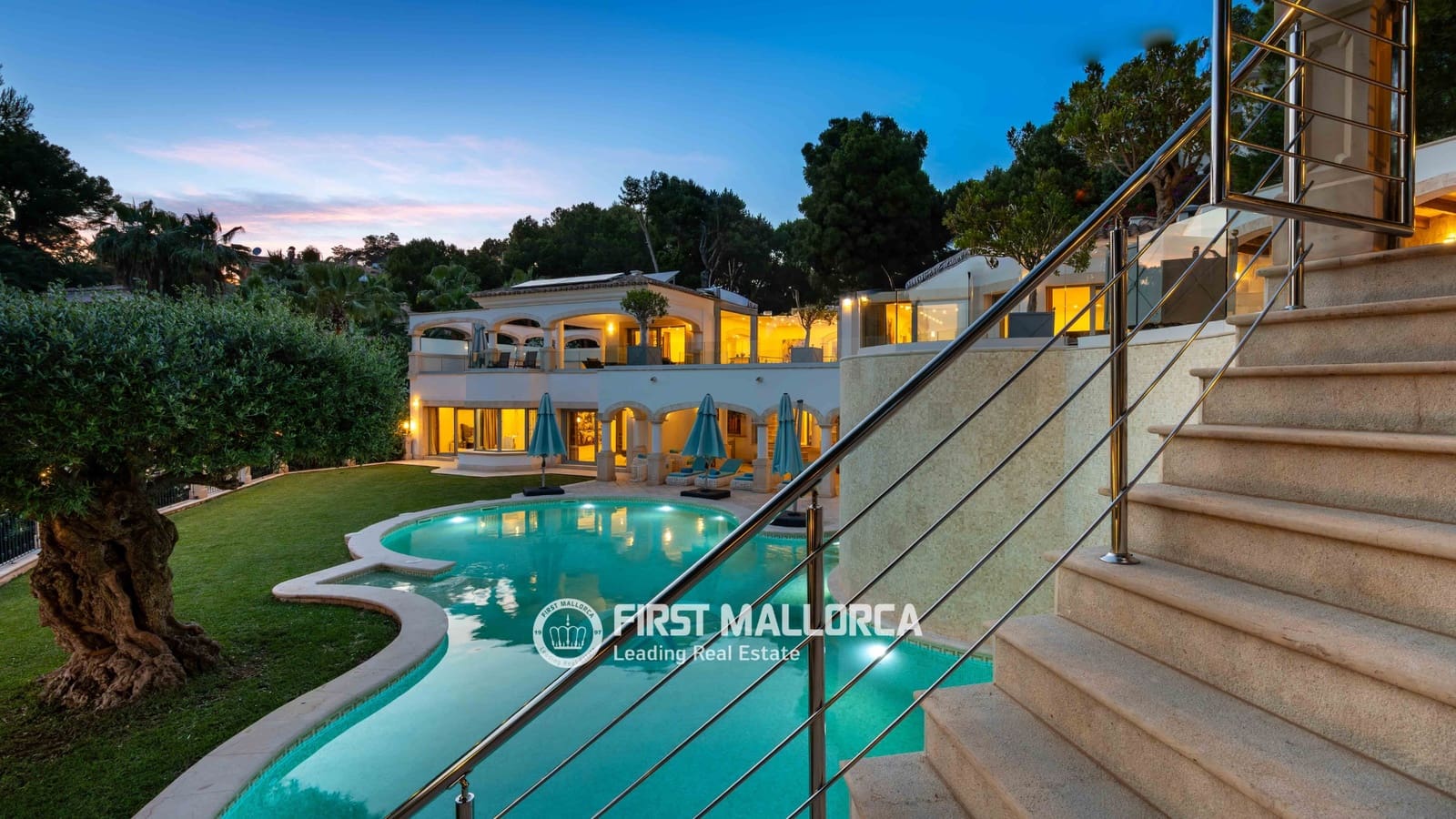 7 soverom Villa til salgs i Costa de la Calma med svømmebasseng garasje - € 6 950 000 (Ref: 9872667)