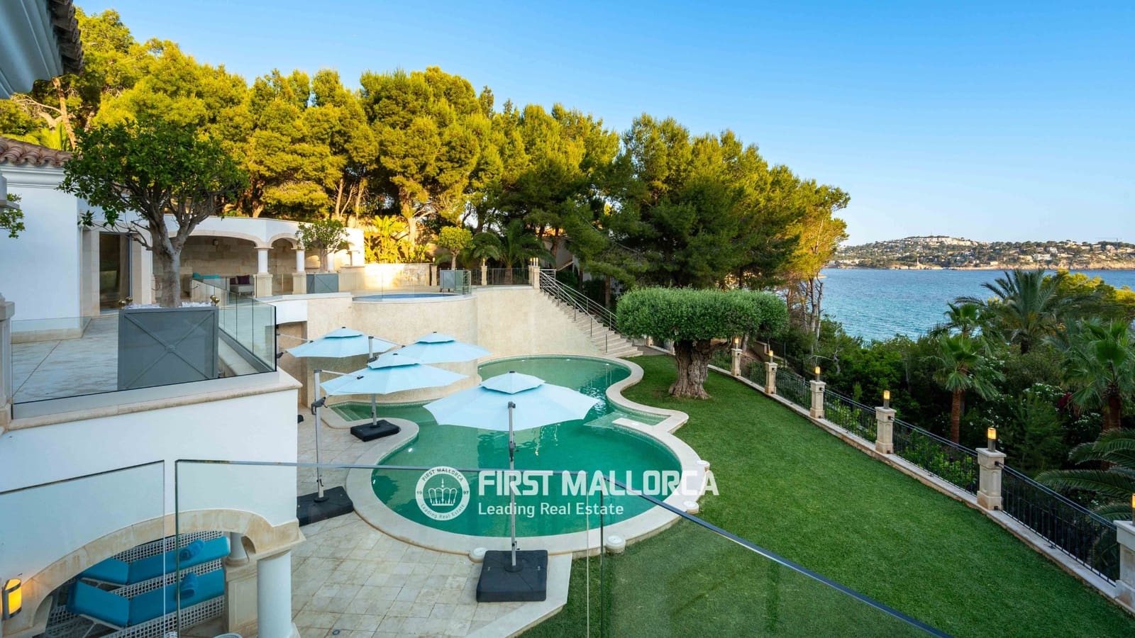 7 soverom Villa til salgs i Costa de la Calma med svømmebasseng garasje - € 6 950 000 (Ref: 9872667)