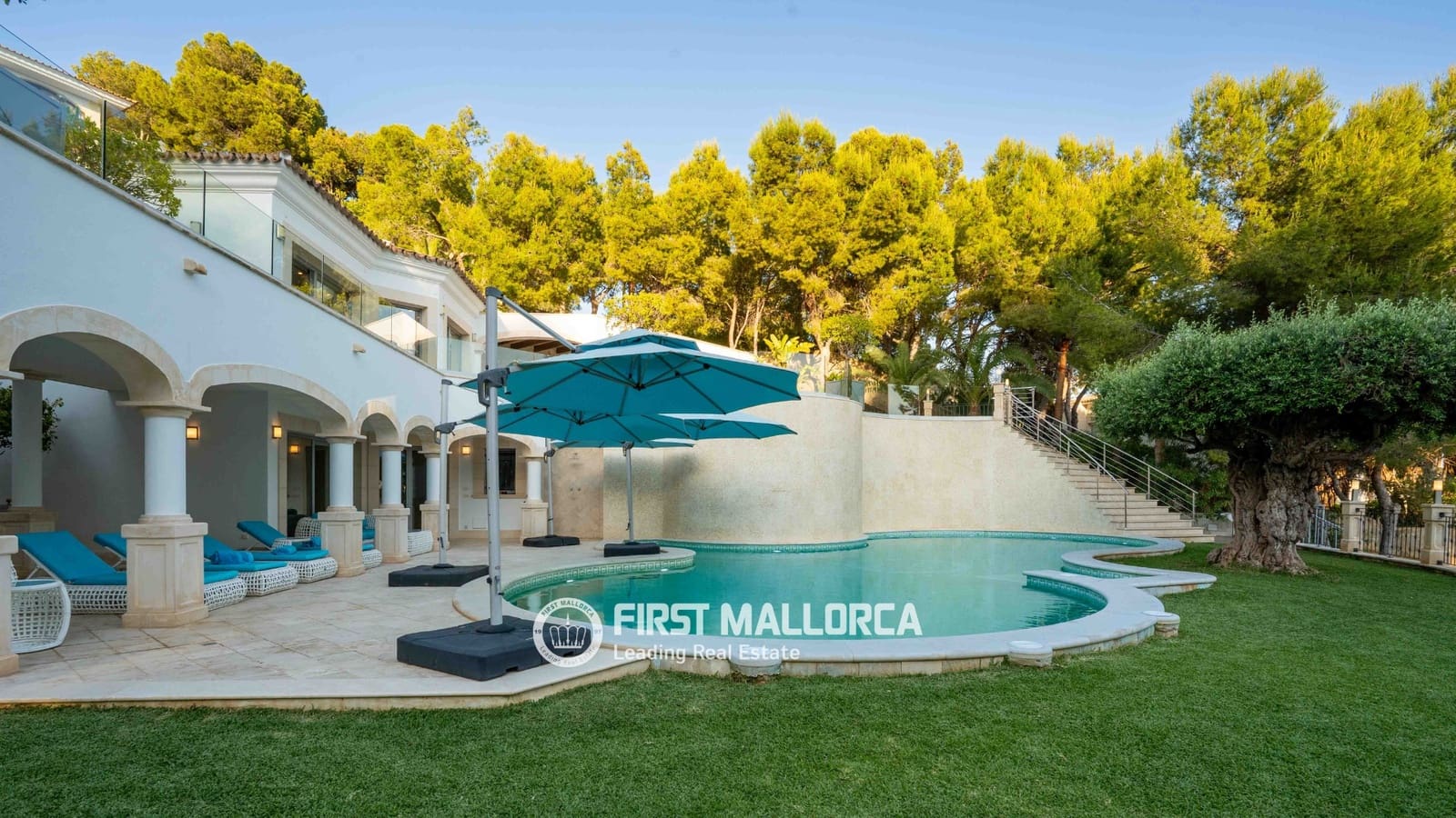 7 soverom Villa til salgs i Costa de la Calma med svømmebasseng garasje - € 6 950 000 (Ref: 9872667)