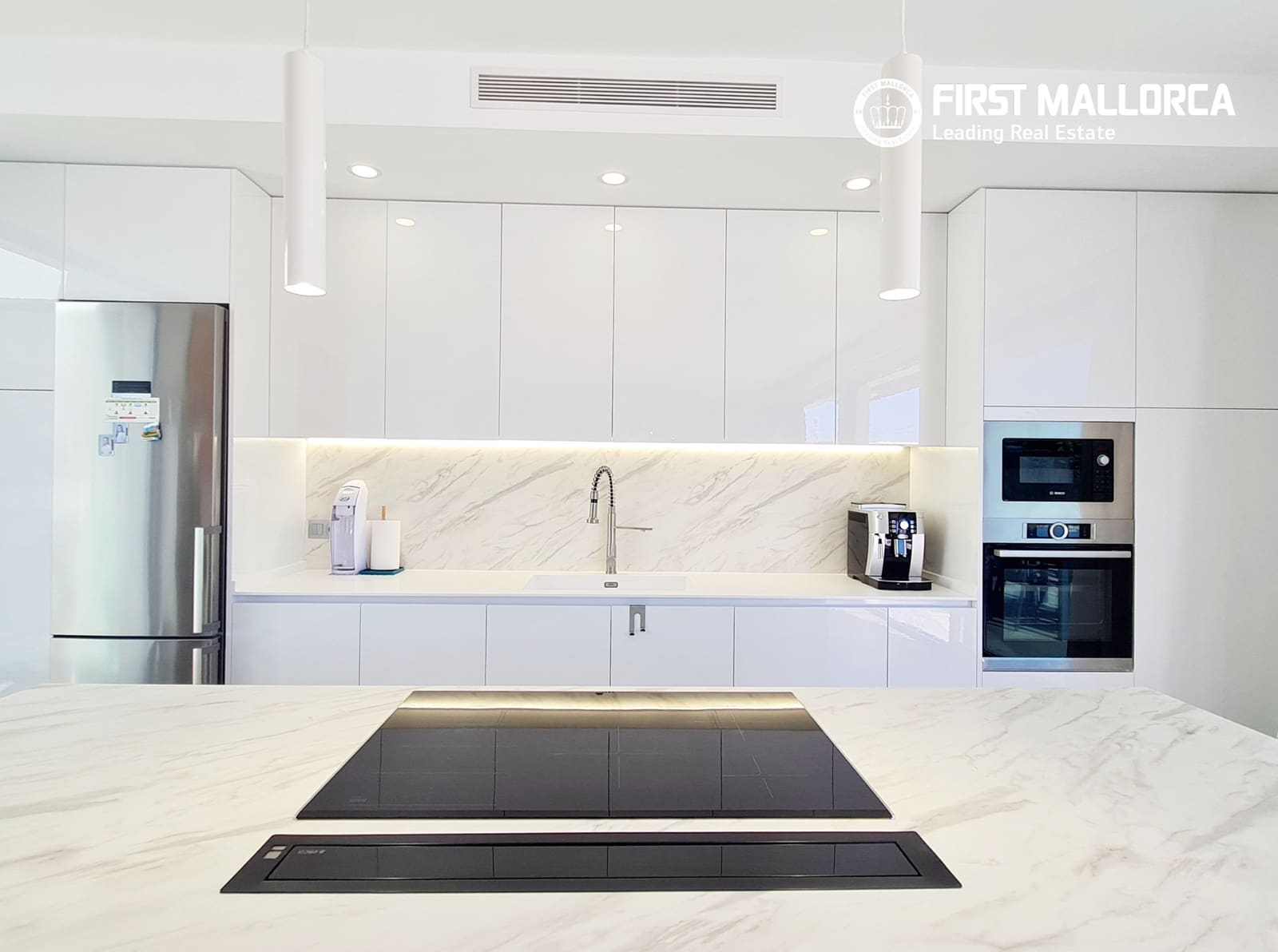 5 soveværelse Villa til leje i Palma de Mallorca med swimmingpool garage - € 7.900 (Ref: 9872668)