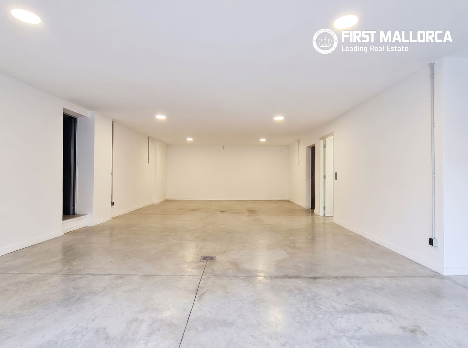 5 soveværelse Villa til leje i Palma de Mallorca med swimmingpool garage - € 7.900 (Ref: 9872668)