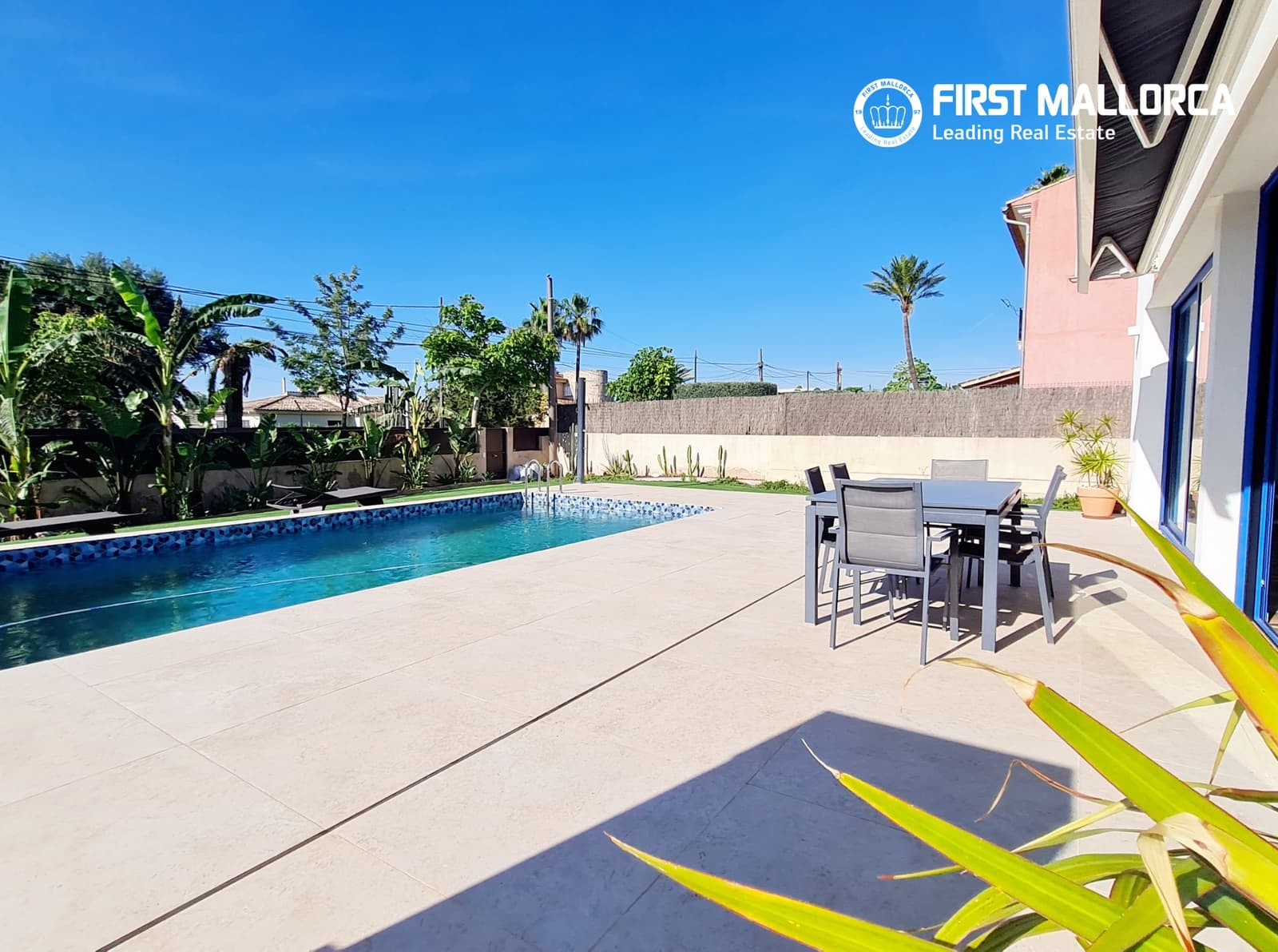 5 soveværelse Villa til leje i Palma de Mallorca med swimmingpool garage - € 7.900 (Ref: 9872668)